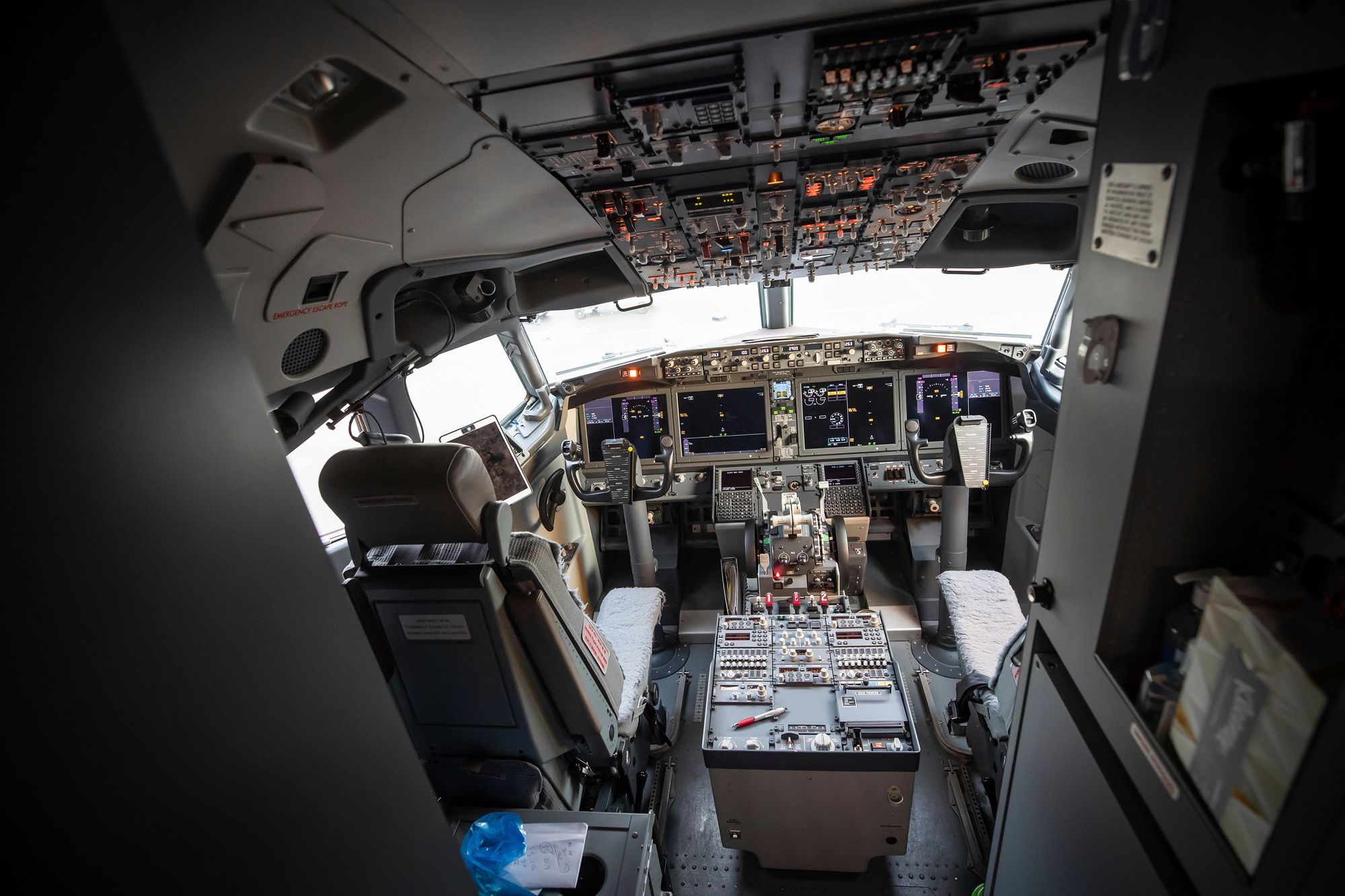 Det var en slik cockpit som ble fylt med røyk, slik at pilotene knapt kunne se instrumentene eller hverandre. Bildet er fra et Boeing 737 Max-fly som tilhører et annet flyselskap enn det som er nevnt i saken.