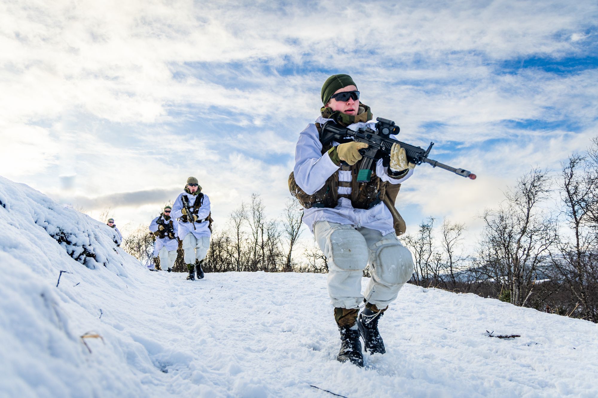 Kystjegerkommandoen deltar i øvelsen Joint Viking 2025. Her forbereder en patrulje seg på å operere under øvelsen.