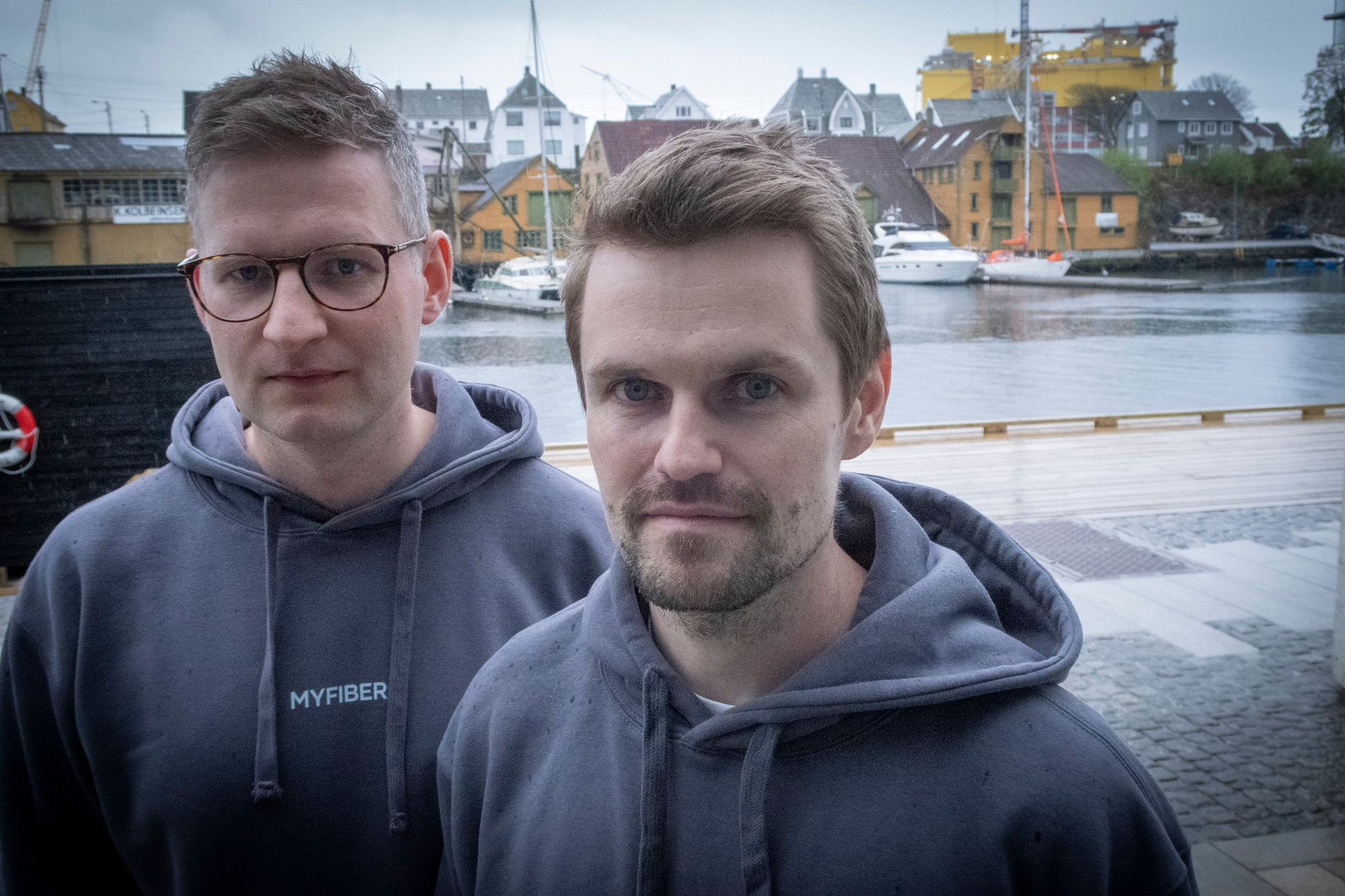 Daglig leder Thomas Moen Klingenberg i Årdalsnett og Sindre Andersen, daglig leder i Modum Kabel-TV står bak den nye bredbåndsaktøren Myfiber som er et bindeledd mellom leverandører av tjenester og eiere av fibernett.