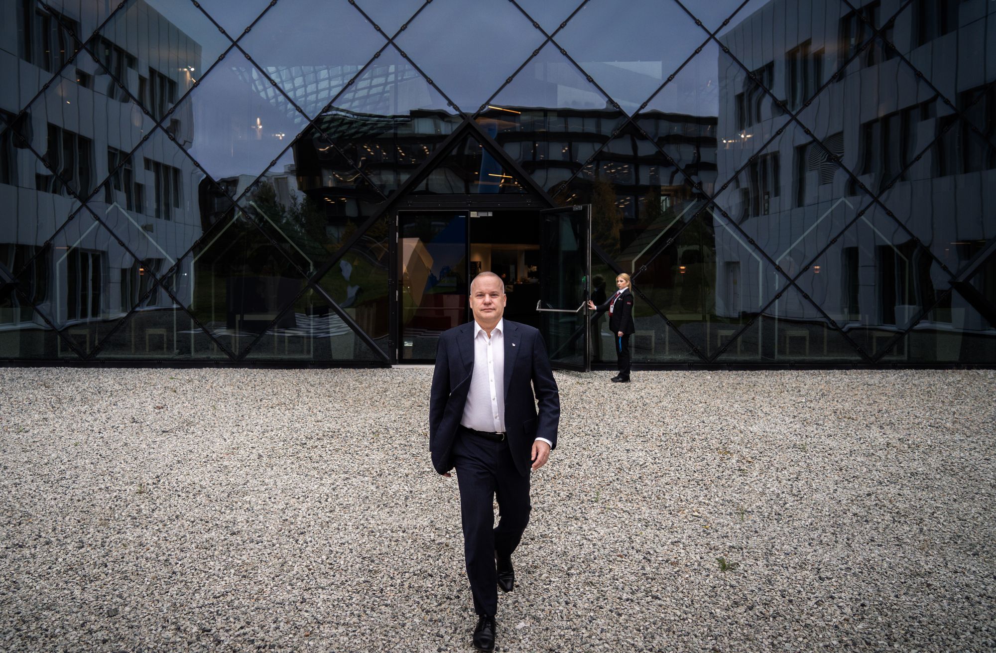 Konsernsjef i Equinor Anders Opedal mener amerikanske myndigheters stans av havvindprosjektet Empire Wind er ekstraordinært, og han vil selv dra til USA for å delta i møtet med dem.
