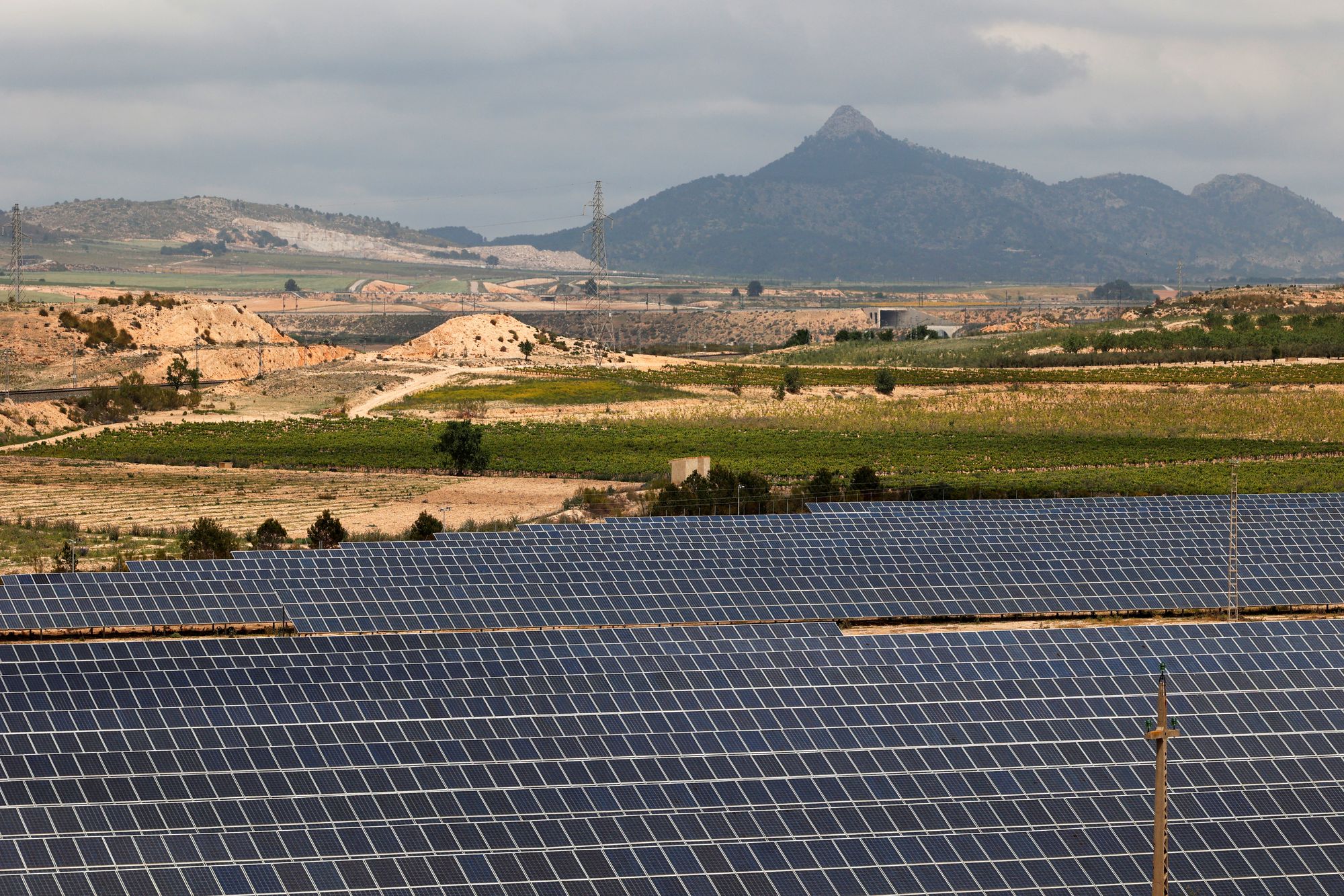 Hvis det skulle vise seg at Spanias solceller utløste nasjonal unntakstilstand, kan det gi vann på mølla for motstandere av grønn energi og klimaomstilling - og for kjernekrafttilhengere.