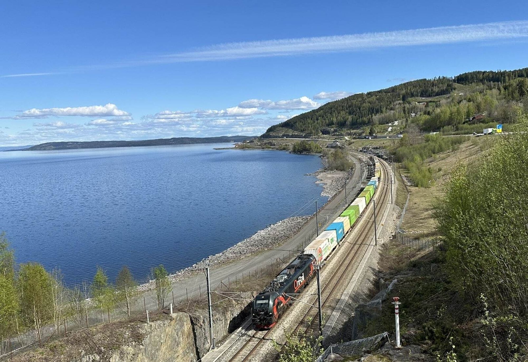 Regjeringen vil frakte mer med jernbane og mindre med vei.