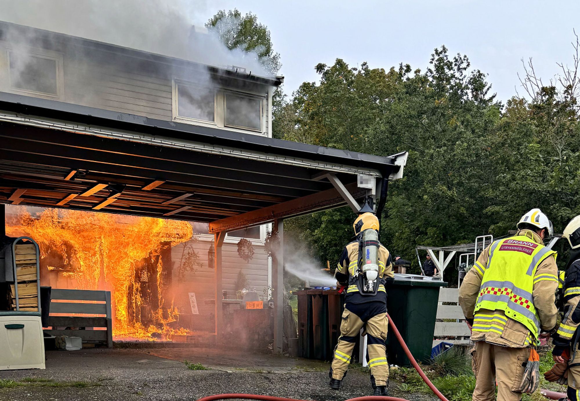En elsparkesykkel var årsaken til denne brannen i Tønsberg i september i fjor, hvor to personer omkom. Brannsjefen i Vestfold mener elsparkesykler utgjør et problem.