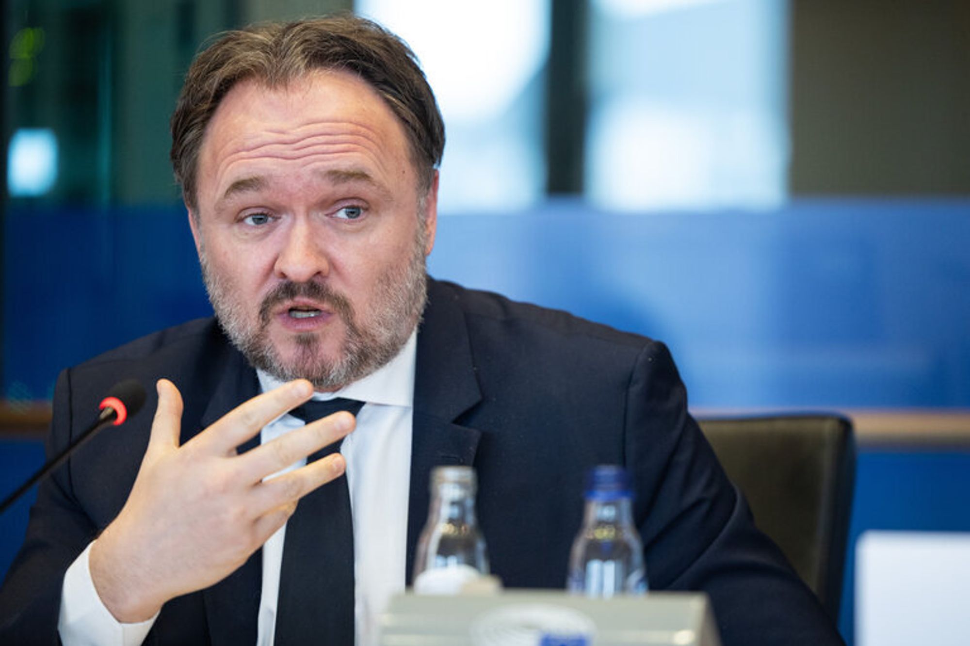 Energikommissær Dan Jørgensen presenterte et veikart for å fase ut russisk gass. De konkrete lovene skal så igjennom rådet og Europaparlamentet.