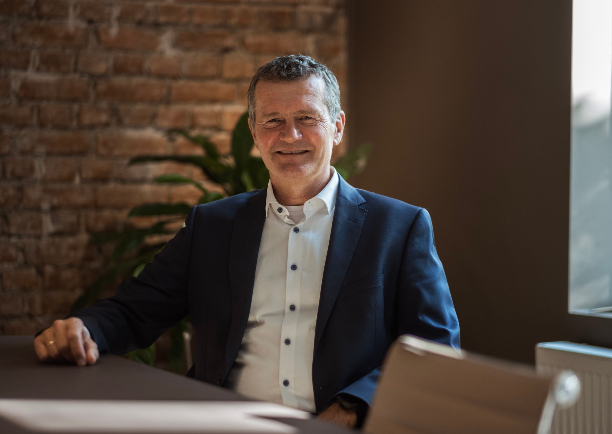 Morten Schøyen, teknologidirektør i batterisystemprodusenten Pixii mener at det er sannsynlig at det skjules funksjonalitet i elektronikk som skal kobles til strømnettet.