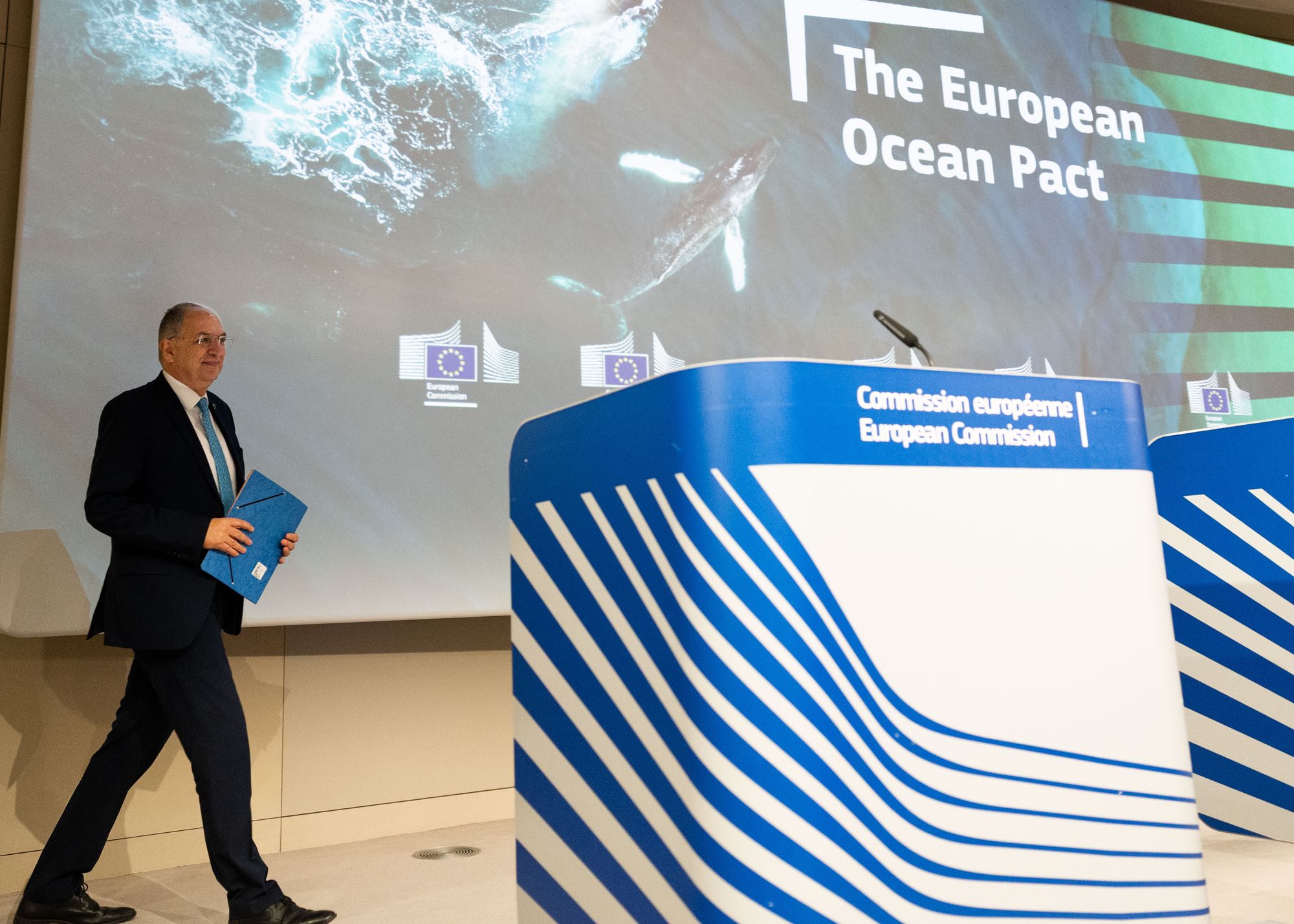 EU-kommissær Costas Kadis la torsdag frem EUs havpakt som nå skal behandles av medlemsstatene og Europaparlamentet.