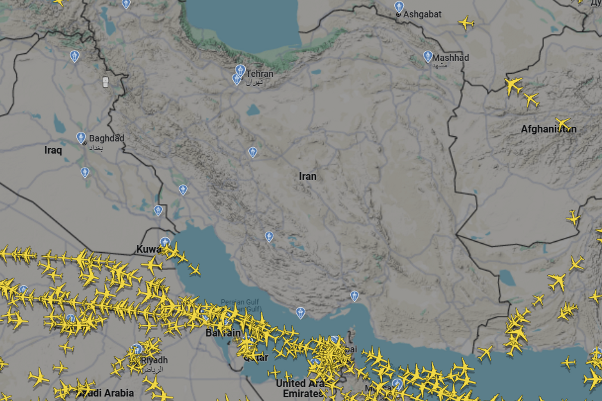 Flytrafikken over Midtøsten fredag morgen er preget at luftrommet over blant annet Iran og Irak er stengt. Bildet er fra klokken 09.30.
