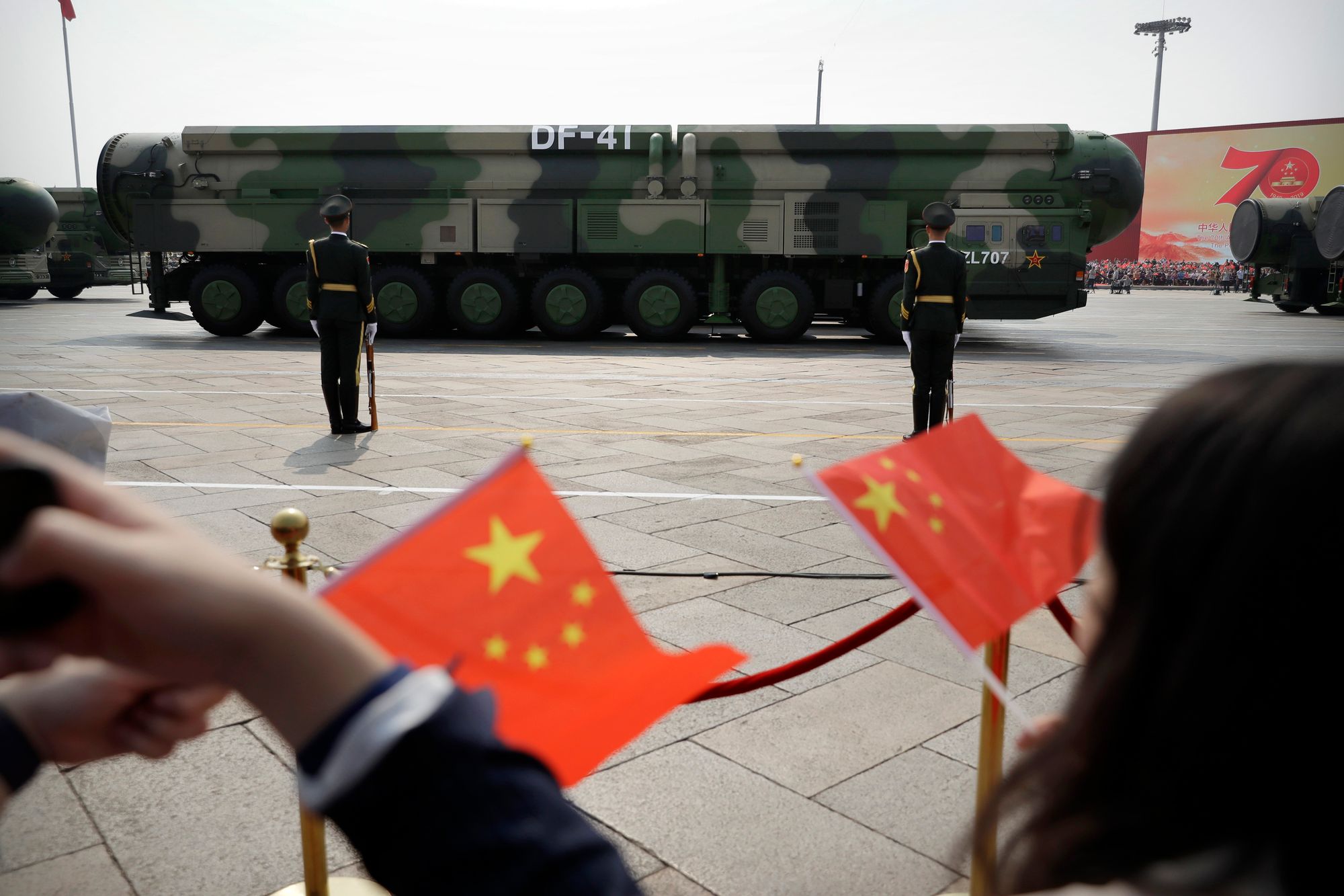 Epoken med atomnedrustning, som har vart siden den kalde krigen var over på 1990-tallet, er i ferd med å ta slutt, advarer Sipri i sin årsrapport. Kina er det landet som øker sitt arsenal mest for tiden, skriver instituttet i sin årsrapport.