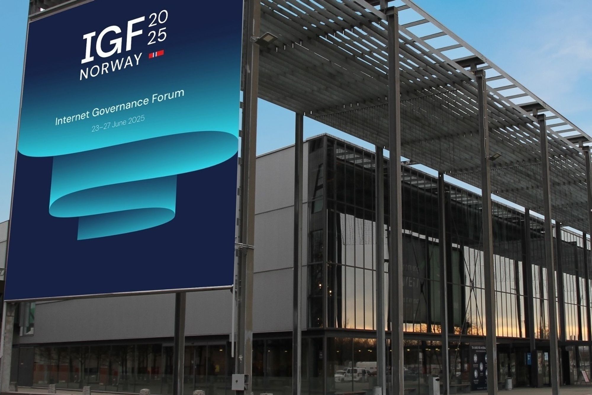 IGF 2025 samler verden til diskusjon om hvordan vi kan sikre et trygt, rettferdig og bærekraftig internett gjennom digital tillit, ansvarlig innovasjon, menneskerettigheter og internasjonalt samarbeid.