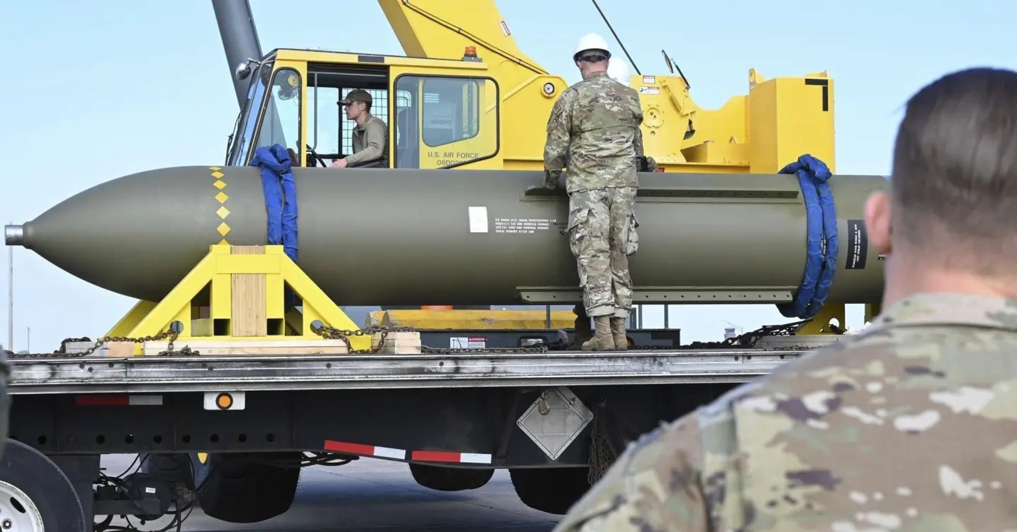 Hvor effektiv bomben GBU-57 kan være mot Iranske atomanlegg skal være et sentralt spørsmål for USA. Ifølge avisen The Guardian vil Trump bare gå inn i Iran om bomben garantert kan ta ut atomanlegg.  Bildet ble publisert i 2023, men det er ukjent når bildet er tatt. 