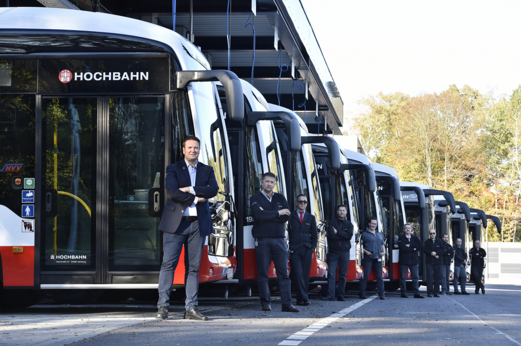 Hamburgs røde og hvite busser skal endres og bli førerløse, melder kollektivselskapet Hochbahn.