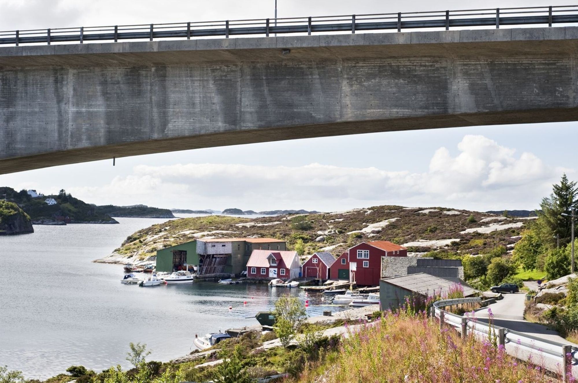 Solviksundet bru i Øygarden åpnet i 1982.