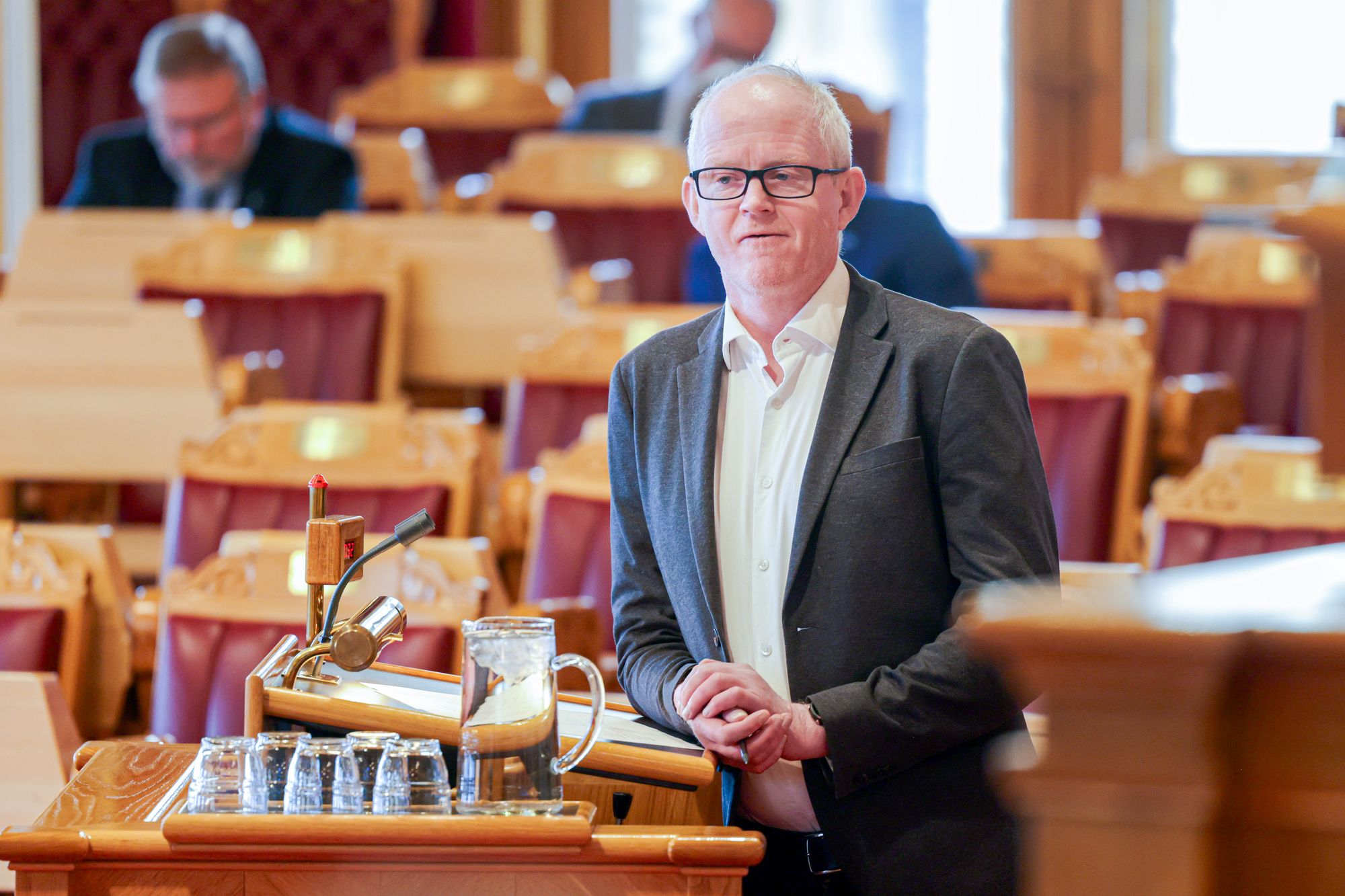 Lars Haltbrekken (SV) reagerer på at regjeringen ikke legger opp til stortingsbehandling av Equinor-prosjektet.