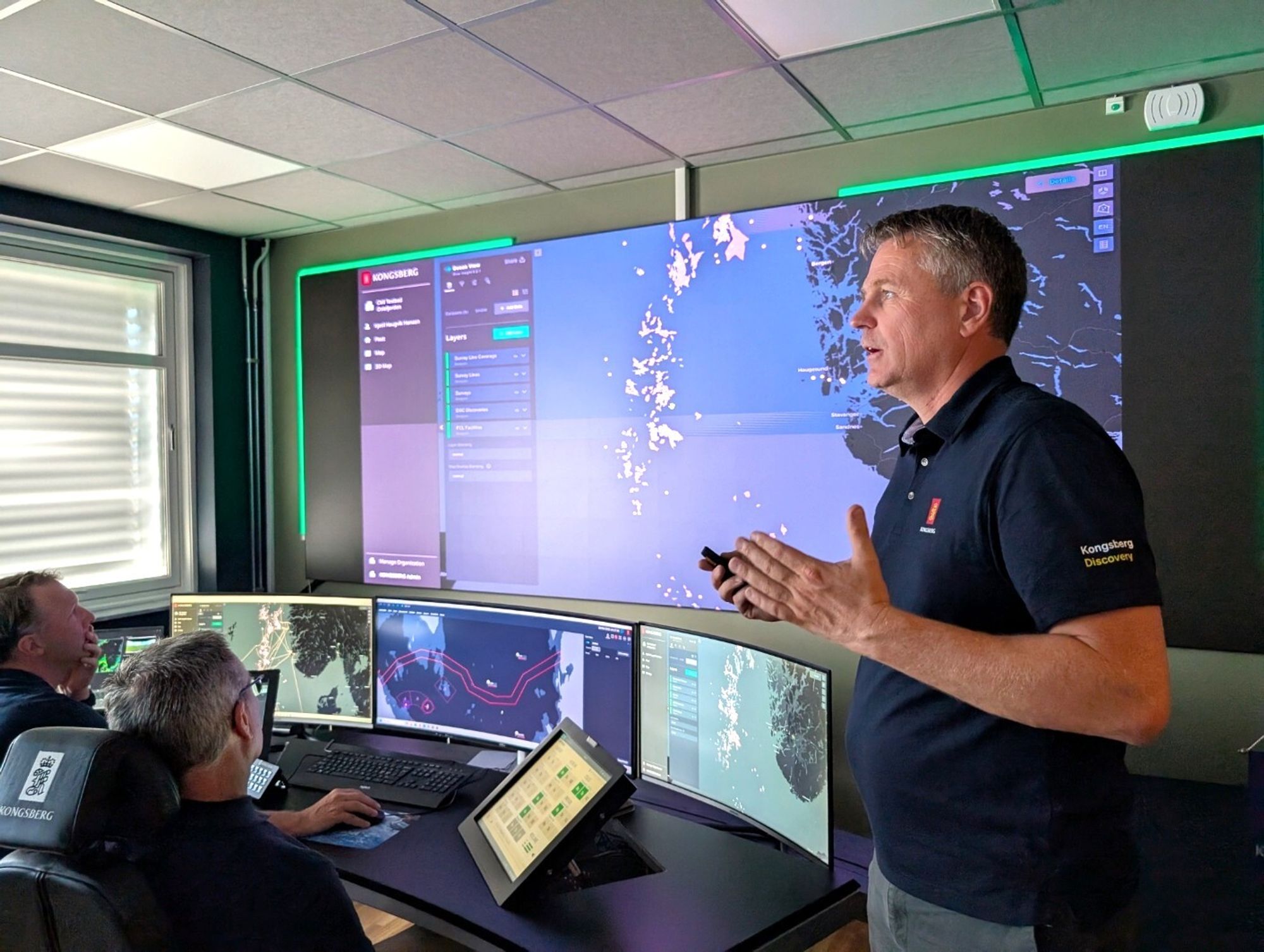 Ingen snorklipping, men tastetrykk: Energiminister Terje Aasland trykker på knappen som åpner Oslofjord CMI Protection Test Bed