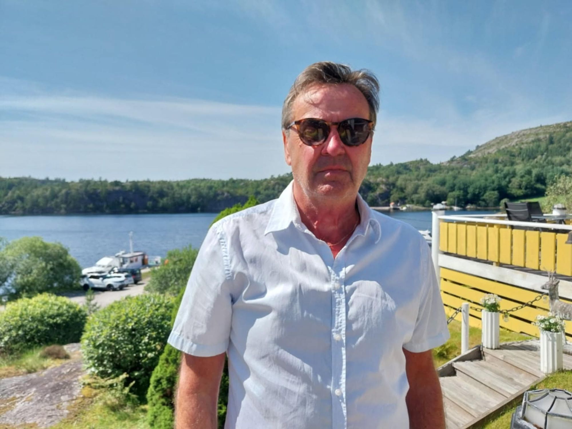 Slik kan testturbinen ble seende ut, hvis den ser dagens lys på industriområdet i Gulen kommune i Vestland. Gulen Industrihamn i Sløvåg har 11 kaier og ligger på nordsiden av Fensfjorden med oljeraffineriet Mongstad på motsatt side.