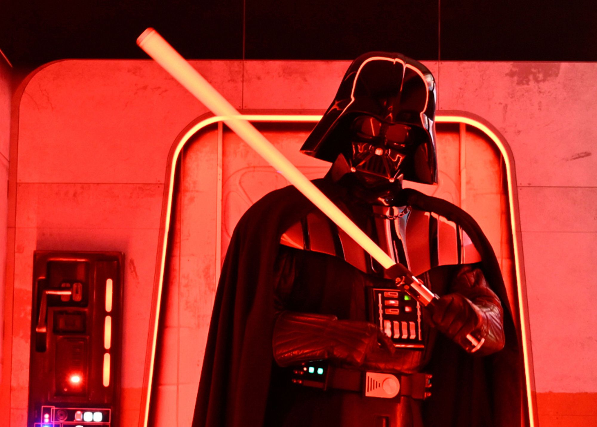 Darth Vader og lyssabelen hans er gått inn i populærkulturen for godt – snart 50 år etter den første «Star Wars»-filmen.