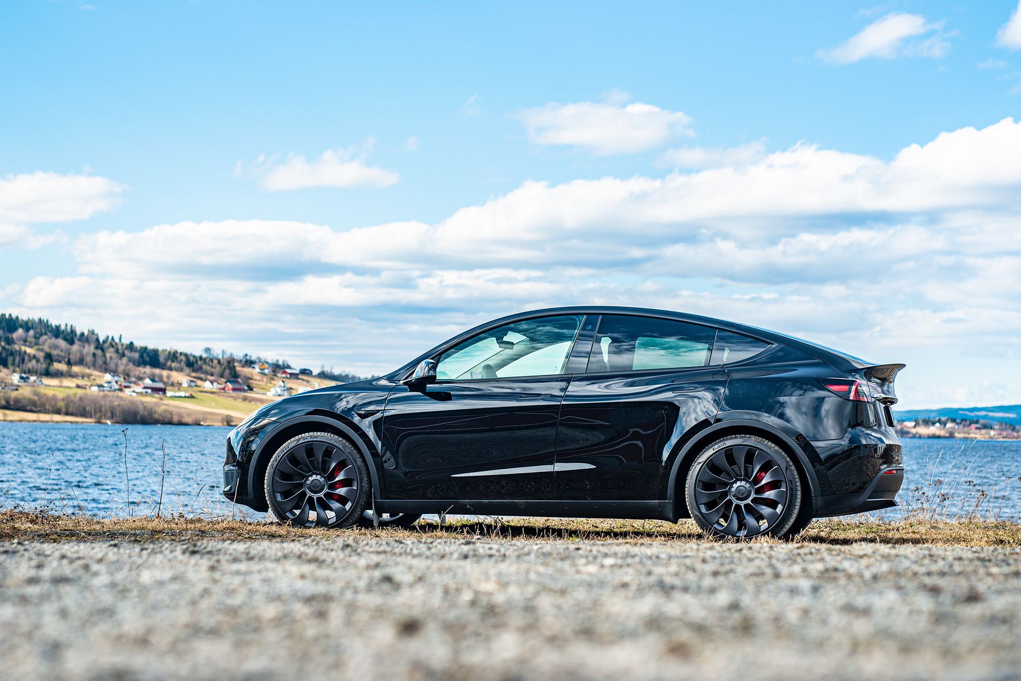 Av elbiler er det desidert flest Teslaer som ruller rundt på norske veier. Av 900.000 utgjør Tesla Model Y hele 76.000.