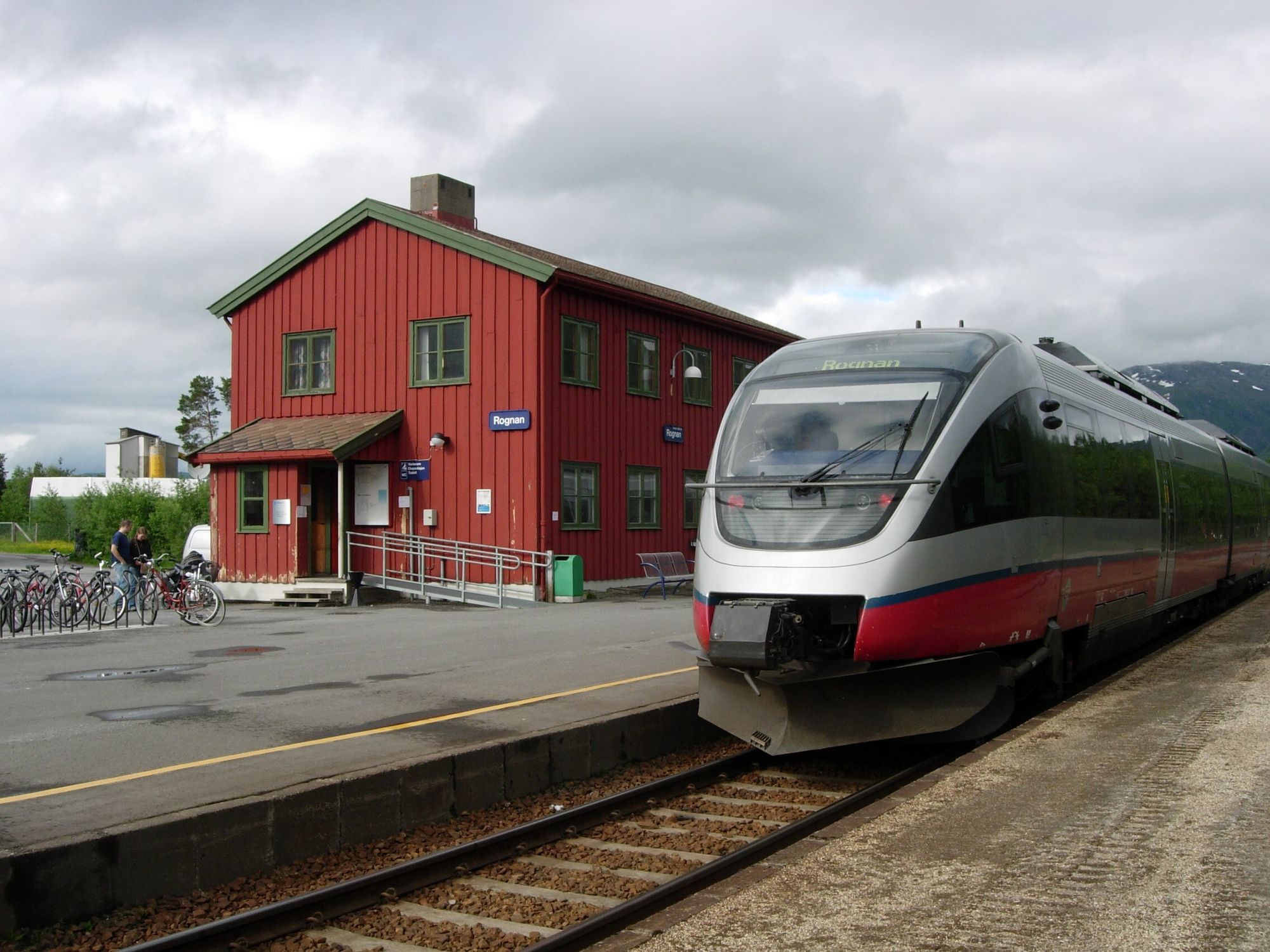 Tirsdag måtte SJ innstille all trafikk på Saltenpendelen for å bruke det ene toget som var i drift i nord på Nordlandsbanen.
