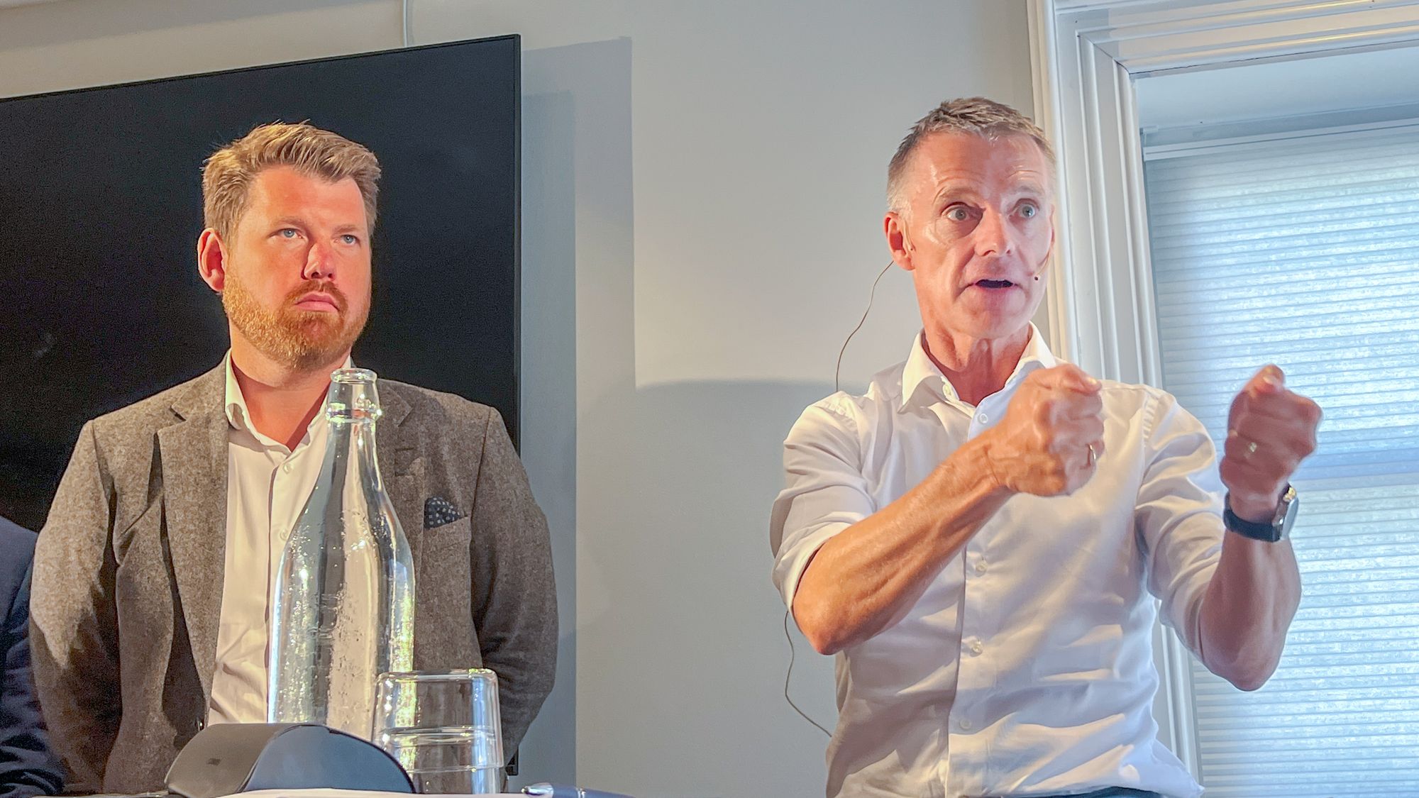 – Dere vil ha målstyring, men Norge styres ikke på den måten, sa NVEs Kjetil Lund på Arendalsuka. Til venstre står kommunikasjonssjef Atle Simonsen i Lyse.