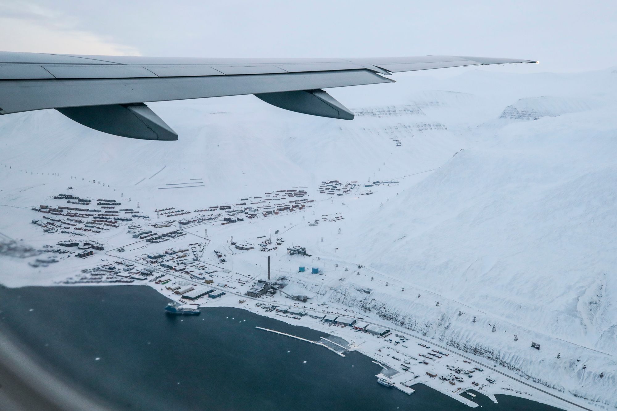 Luftfartstilsynet advarte om elektroniske forstyrrelser i flytrafikken til Svalbard i juli.