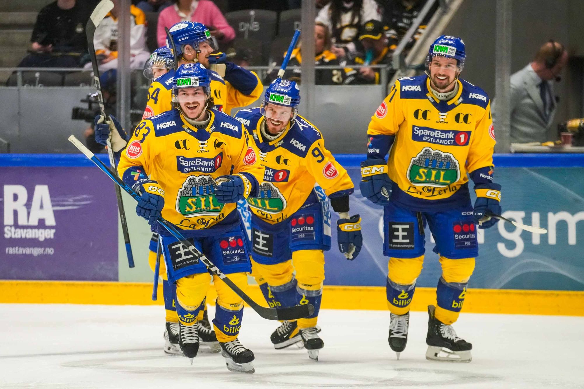Storhamars Kenneth Gulbrandsen og lagkameratene kunne juble for scoring under den fjerde NM-finalekampen mot Stavanger Oilers tidligere i år. Nå kan de også juble over klubbens nye Tiktok-avtale.