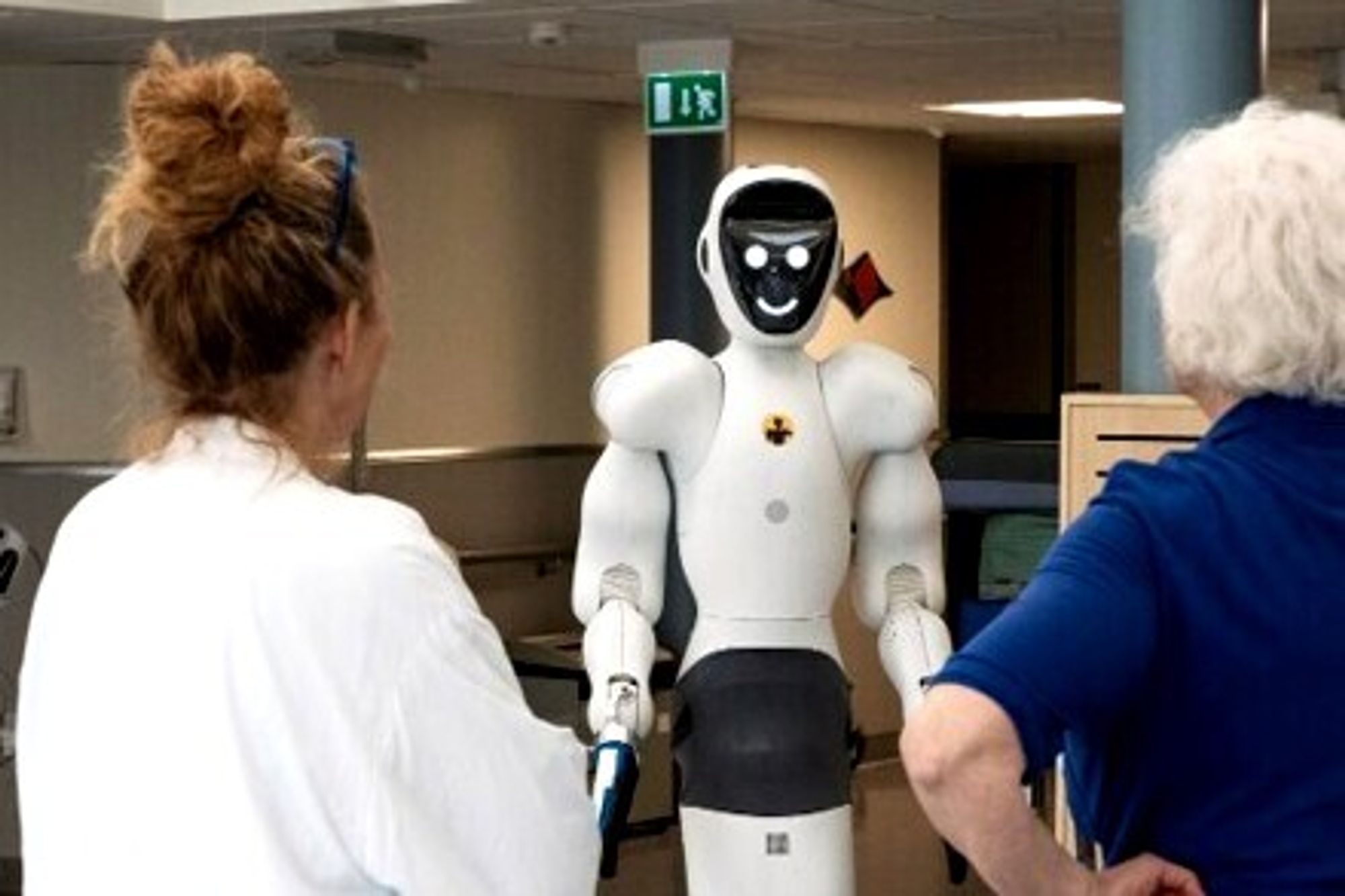 Sunnaas sykehus var tidlig ute med å teste den norskdesignede roboten Eve.