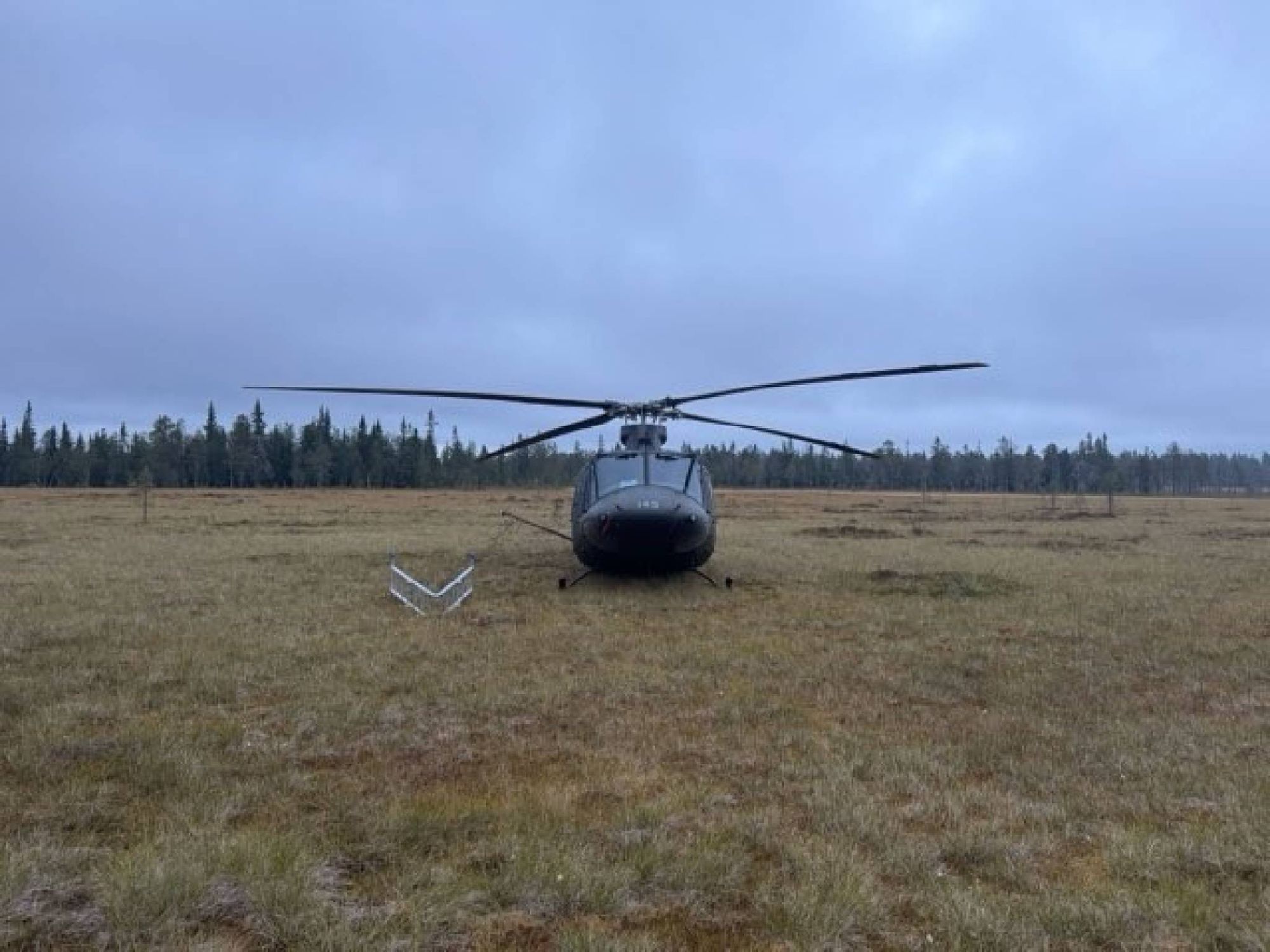 Dette Bell 412-helikopteret måtte nødlande under en øvelse denne uken.