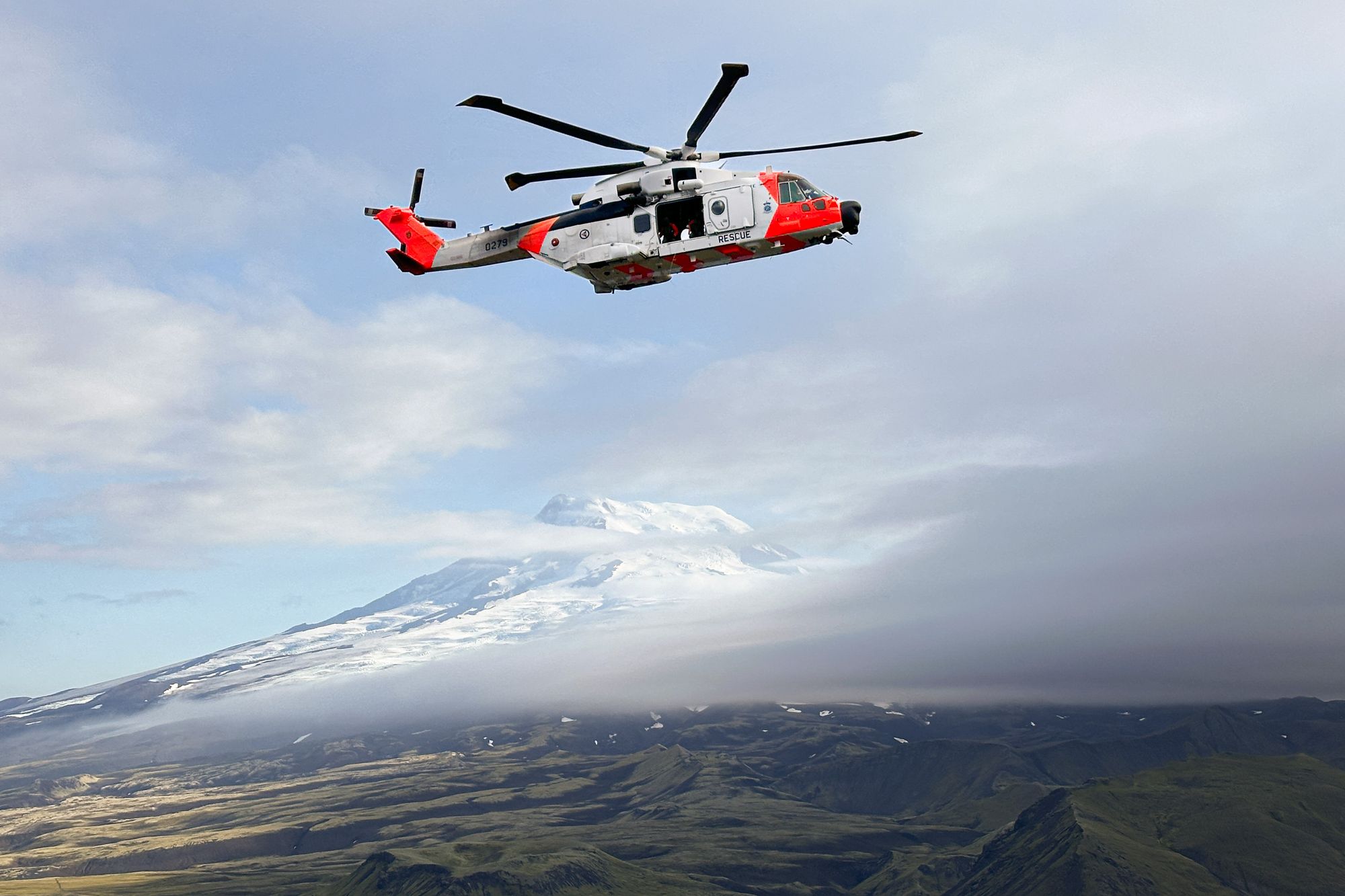 Justisminister Astri Aas-Hansen på AW101 SAR Queen, i forbindelse med at alle 16 helikoptrene er i drift. Markering 27. august 2025.