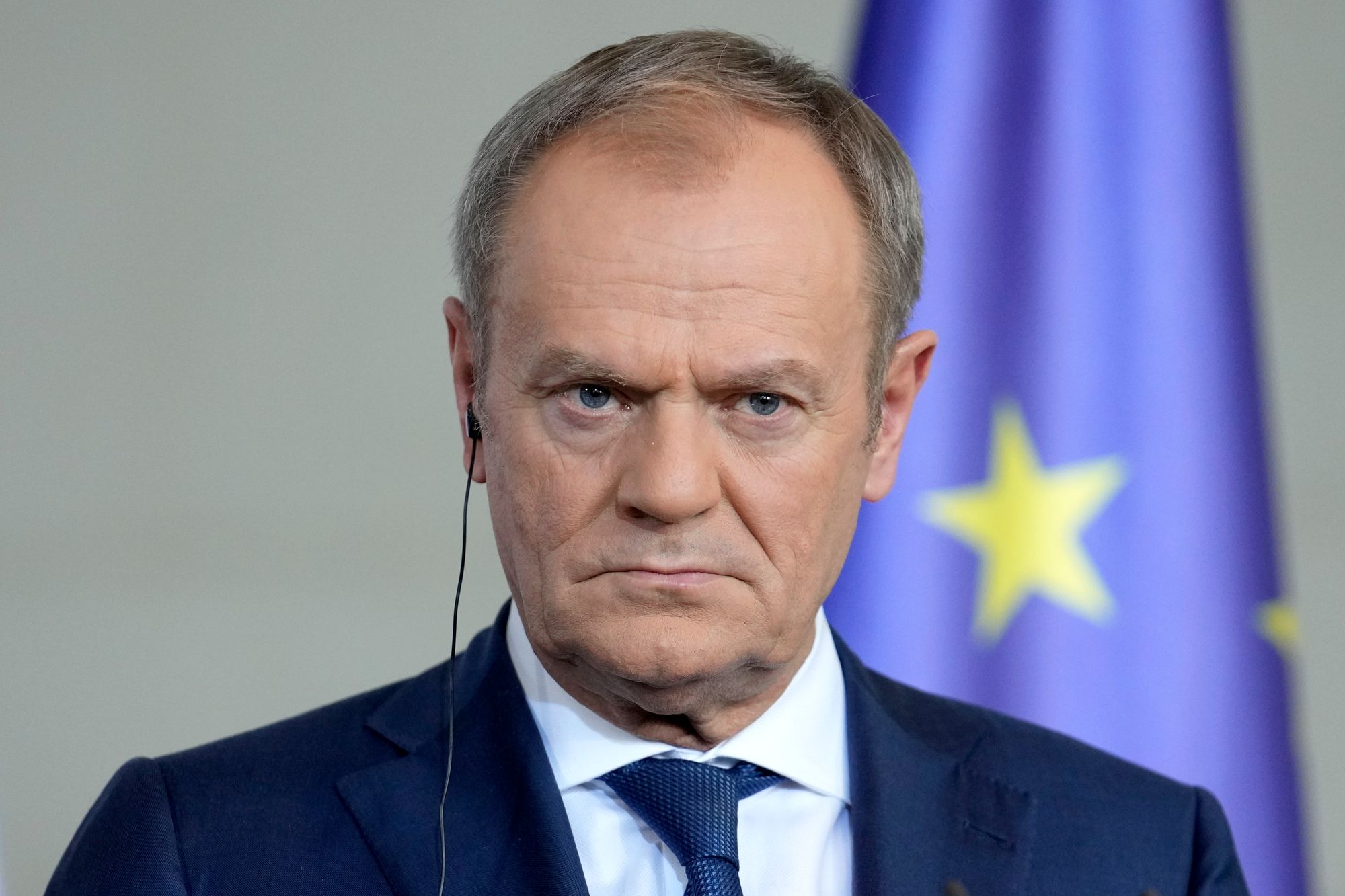 Polens statsminister Donald Tusk kaller hendelsen natt til onsdag en provokasjon.