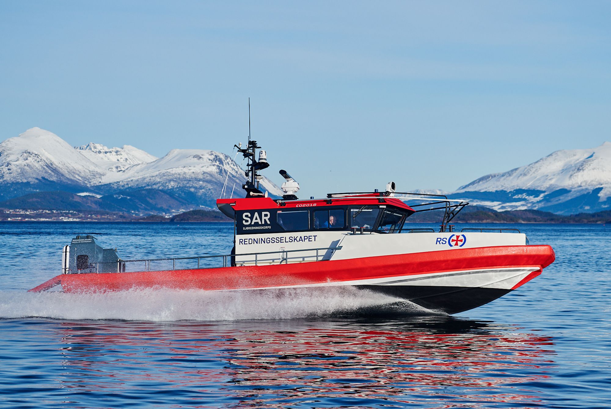 Den nye redningsskøyta vil være et viktig bidrag til den kystnære beredskapen, med en slepekraft på 2,5 tonn og en toppfart på over 38 knop.