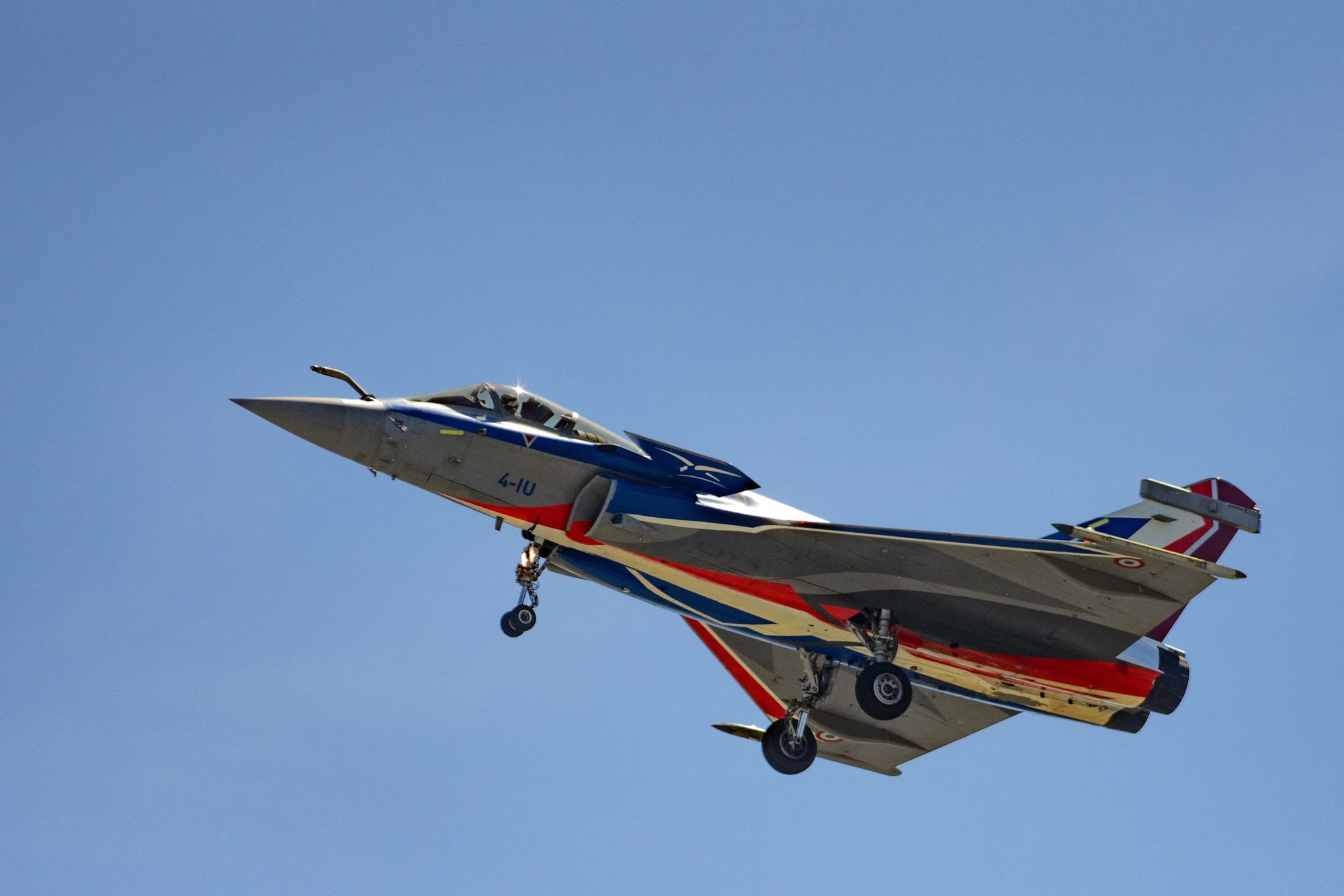 Frankrike er blant landene som vil bidra mer til å beskytte luftrommet over Polen. Bildet viser et fransk Rafale-kampfly.