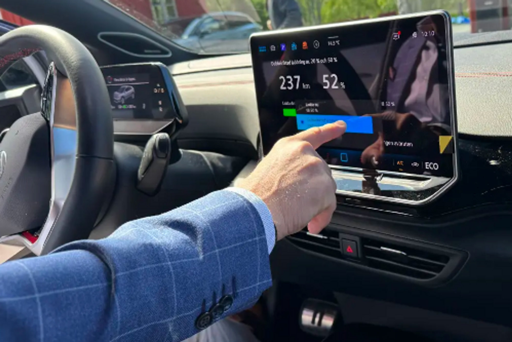 Bileiere kan nå lade hele veien til banken ved å stille bilbatteriet til disposisjon i perioder.