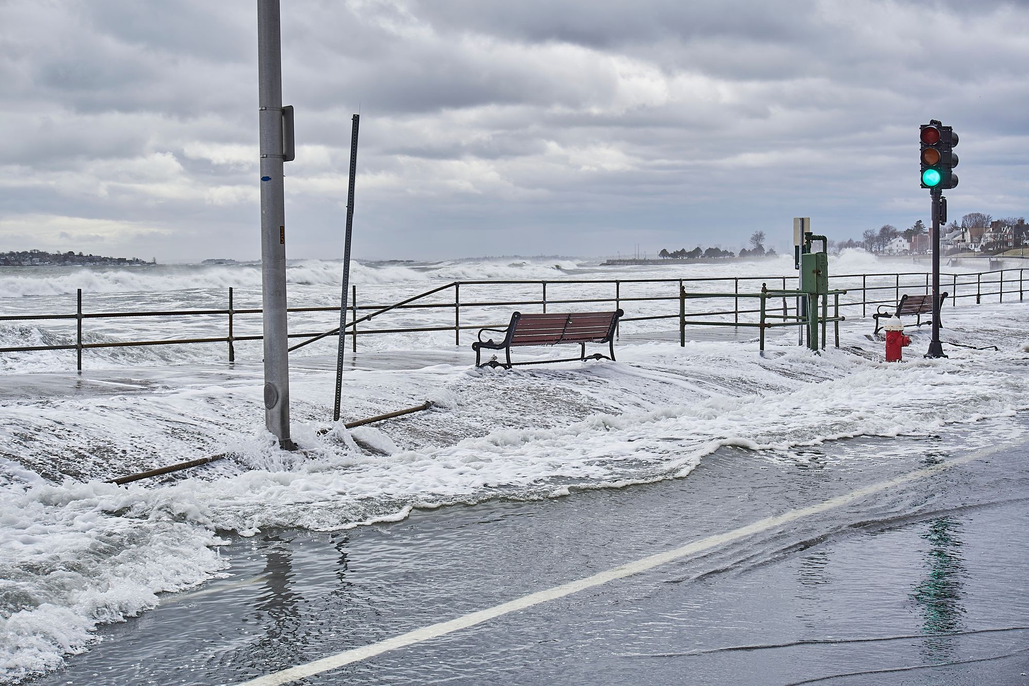 Klimaendringer ventes å gi verre uvær og hyppigere stormflo. Det som i dag regnes som en 1000-års stormflo, kan i fremtiden bli vanligere om ikke klimagassutslippene reduseres, viser forskning.