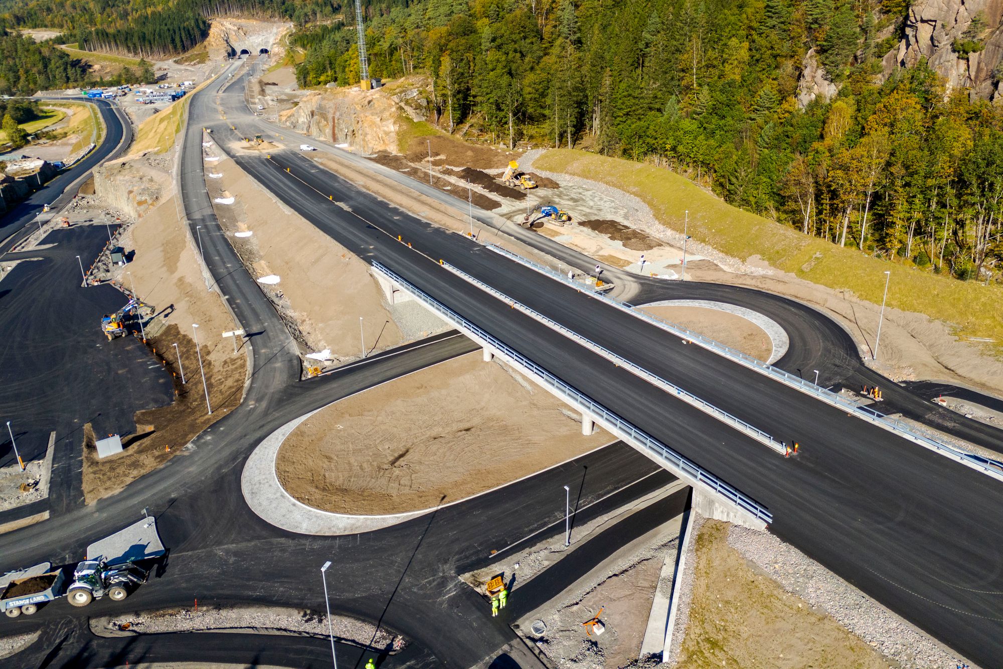  Den samfunnsøkonomiske lønnsomheten i norske veiprosjekter falt kraftig siden 1990-tallet, ifølge NTNU-forskere. Nye motorveier gir mindre tidsgevinst og langt høyere kostnader.
