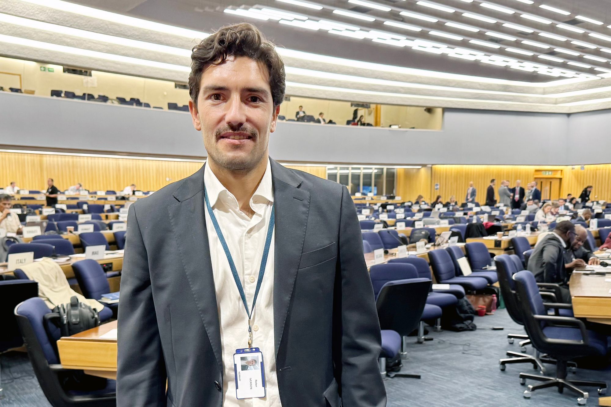Reber Roald Iversen er en del av Norges delegasjon til IMO-møtet i London. Der skal landene etter planen vedta nullutslippskrav for skip.