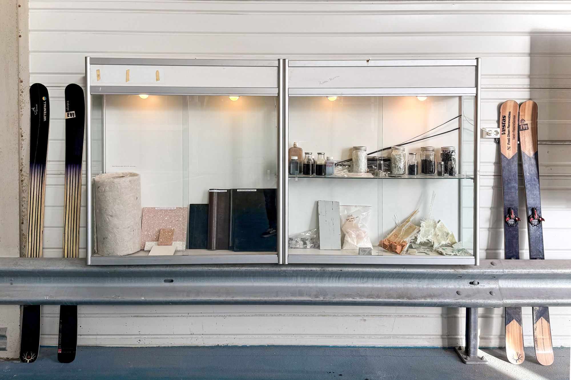 Gjenkraft i Høyanger bygger en av verdens første industriskala fabrikker for resikulering av turbinblader i kompositt. Fabrikken skal stå klar i slutten av oktober og starte opp i starten av november. 