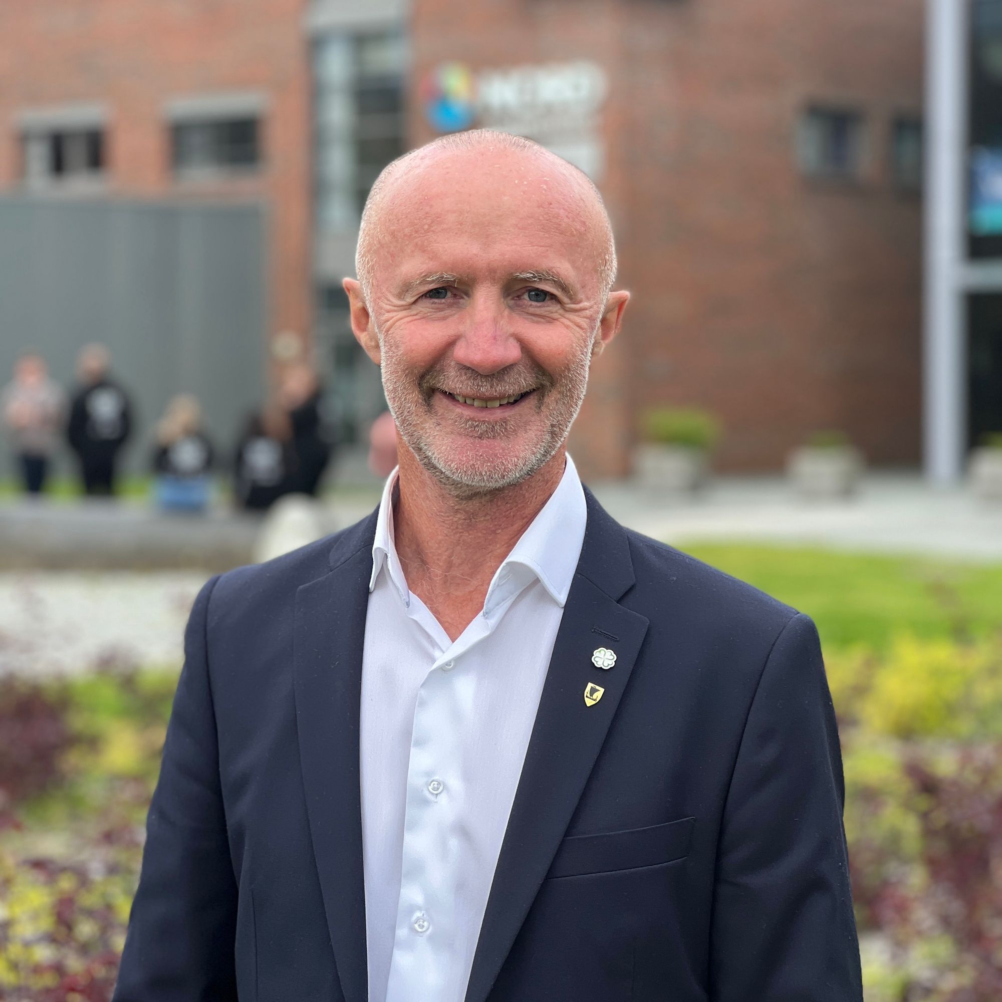 Digitaliseringsminister Karianne Tung sa at hun sto fast på bredbåndsmålet da hun ble «grillet» av Nkom-direktør  John-Eivind Velure ombord på  SS Solrik under Arendalsuka 12. august. Men da var ikke regjeringens budsjettkonferanse avholdt.