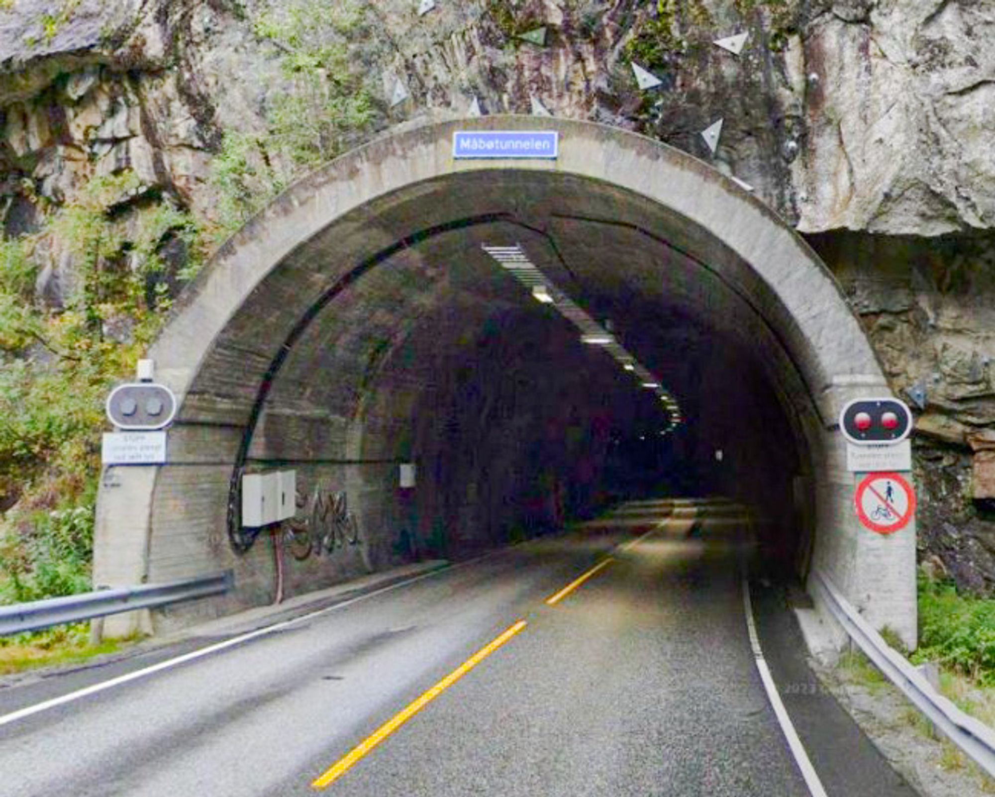 Måbøtunnelen på riksvei 7.