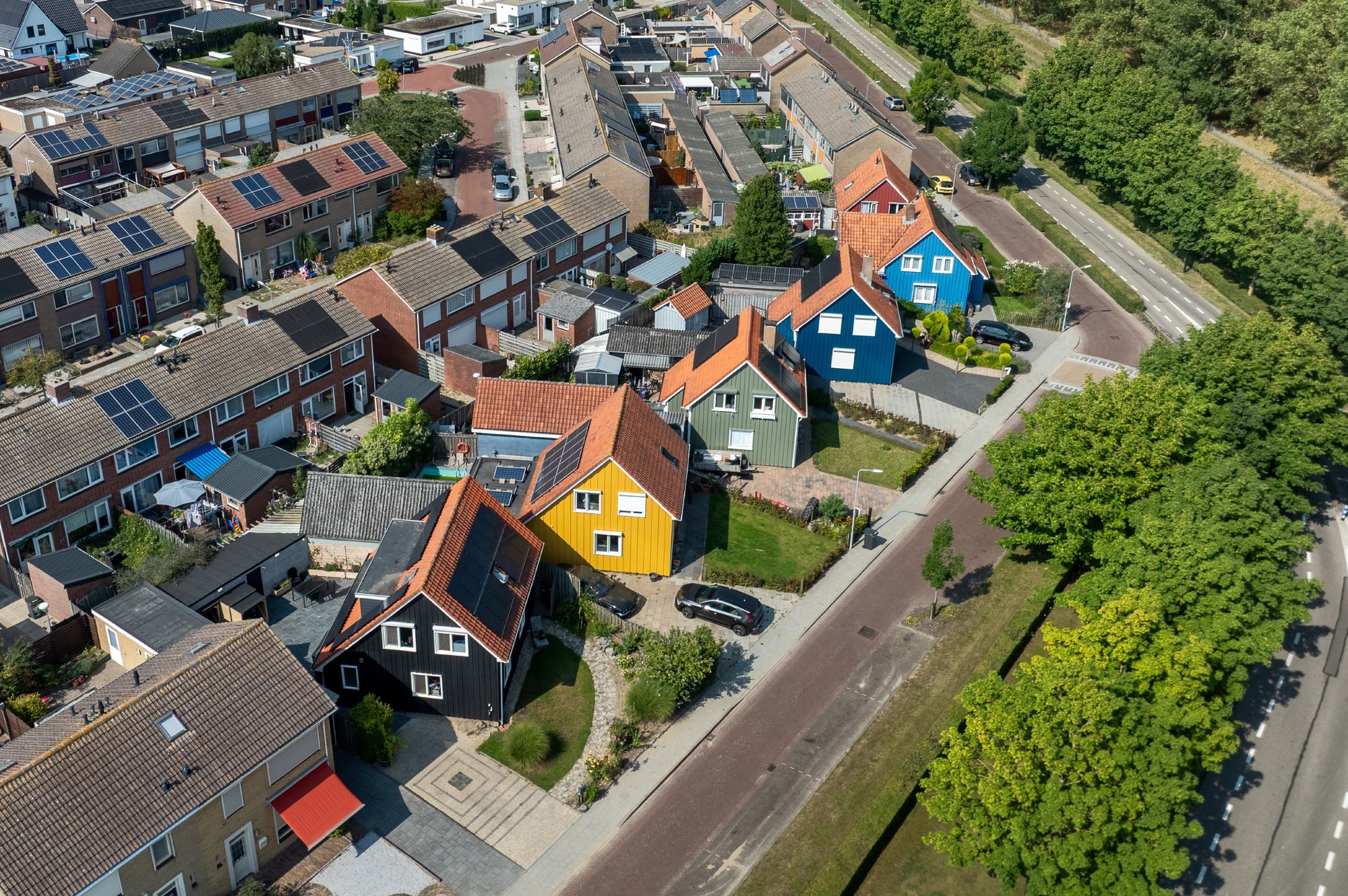 Over 1300 kvadratkilometer ble satt under vann i Nederland i 1953, og det gikk hardt ut over all infrastruktur. Flere tusen boliger ble ødelagt. Gjenoppbygningen tok år.