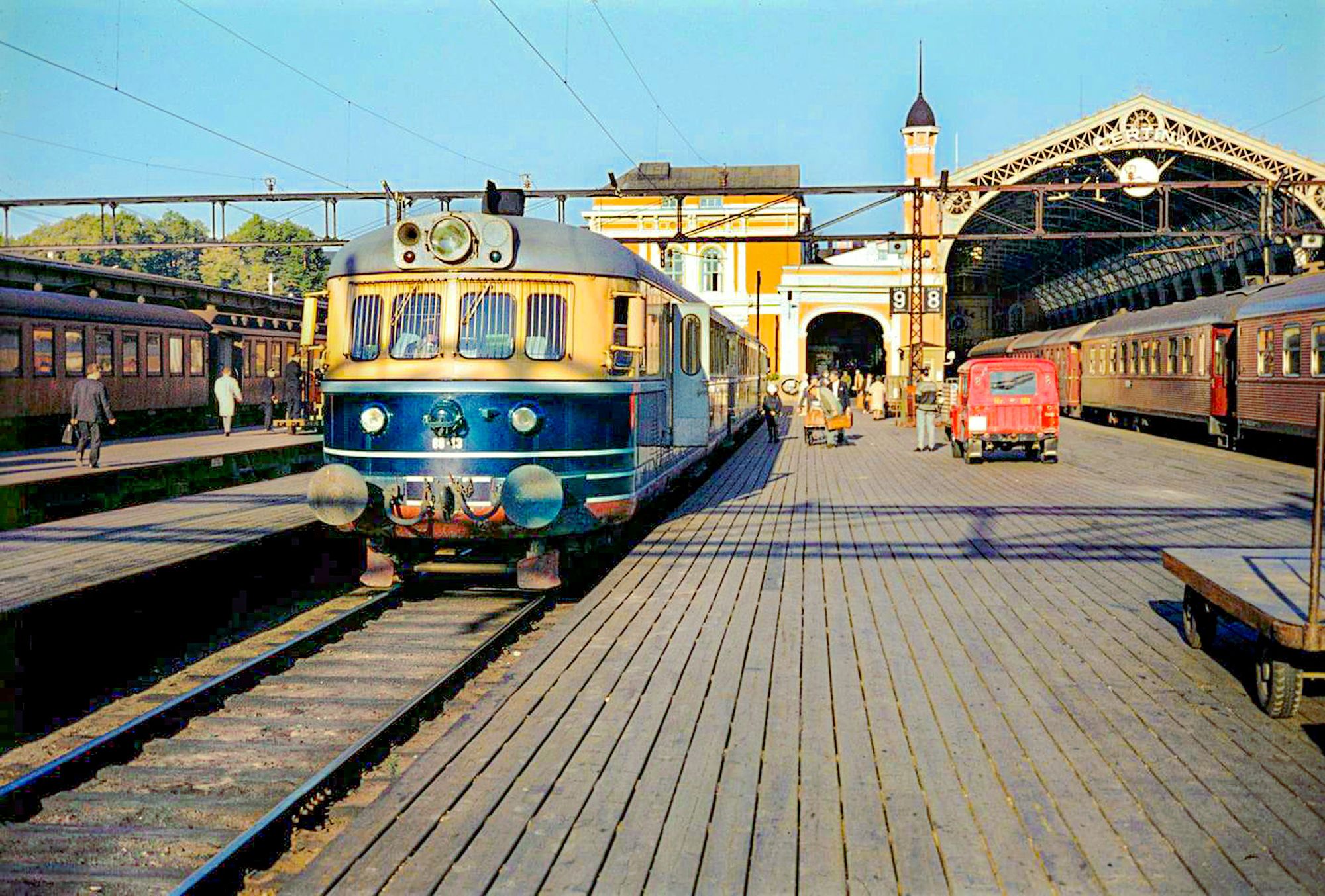 Fotograf Anders Beer Wilse tok dette bildet av lyntoget i 1945.