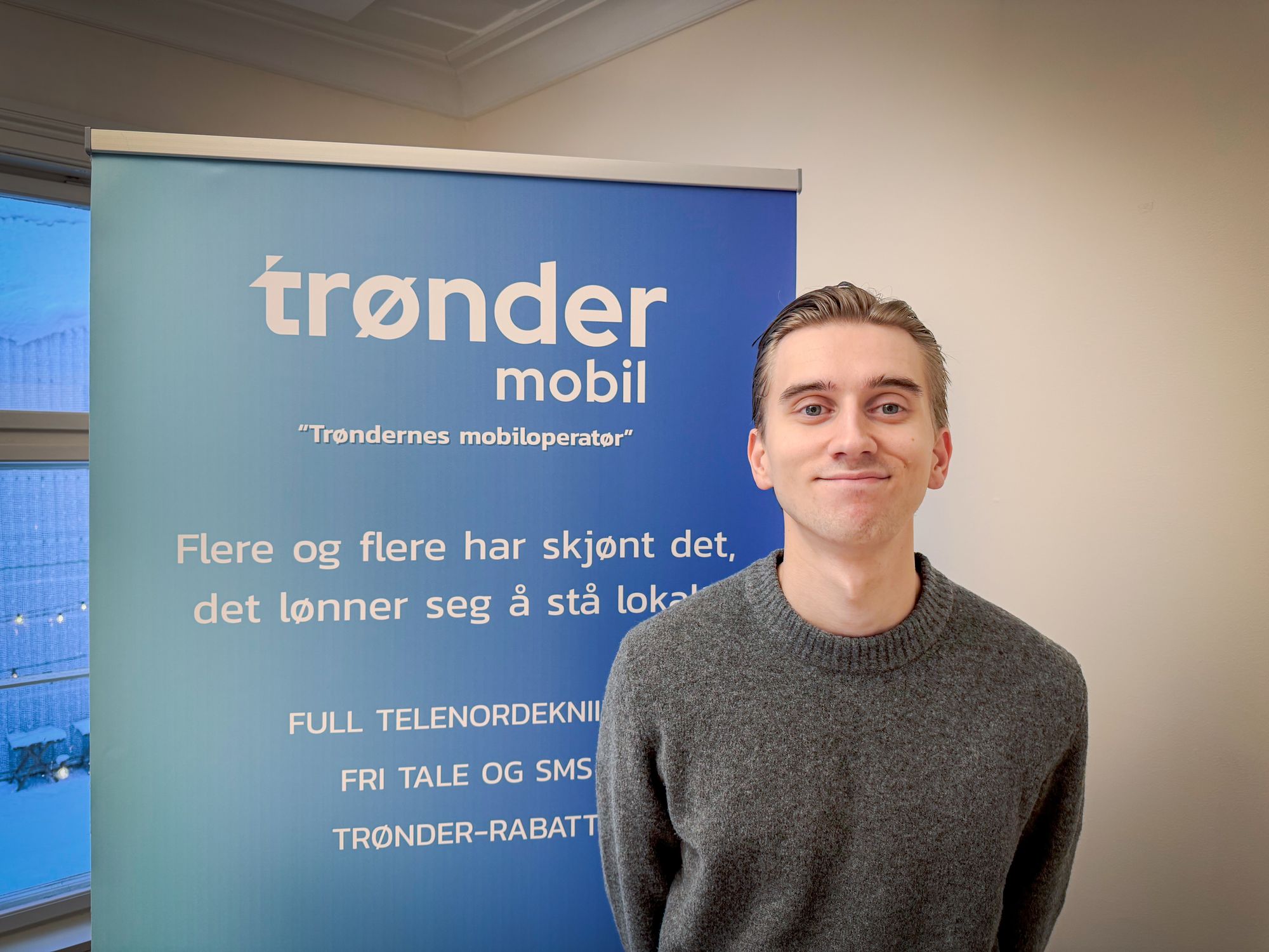Fredrik Oftedal (22) står bak nykomlingen Trøndermobil, som leier nett av Telenor. Det hindrer ikke gründeren i å klage sin egen leverandør inn til Nkom for brudd på reglene om ID-kontroll.