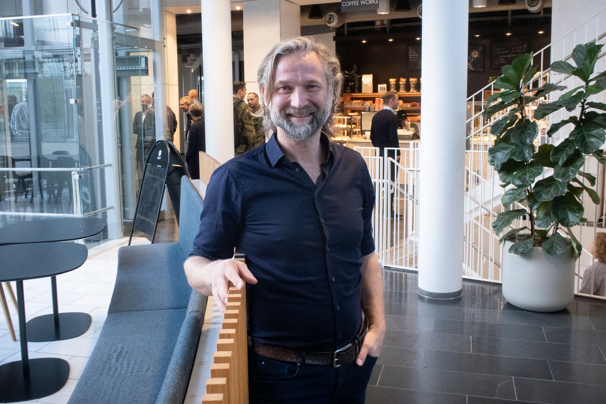 Nicolai Løvdal er bærekraftsansvarlig i Nasjonal kommunikasjonsmyndighet. Her fotografert under Mobil Agenda på Fornebu.