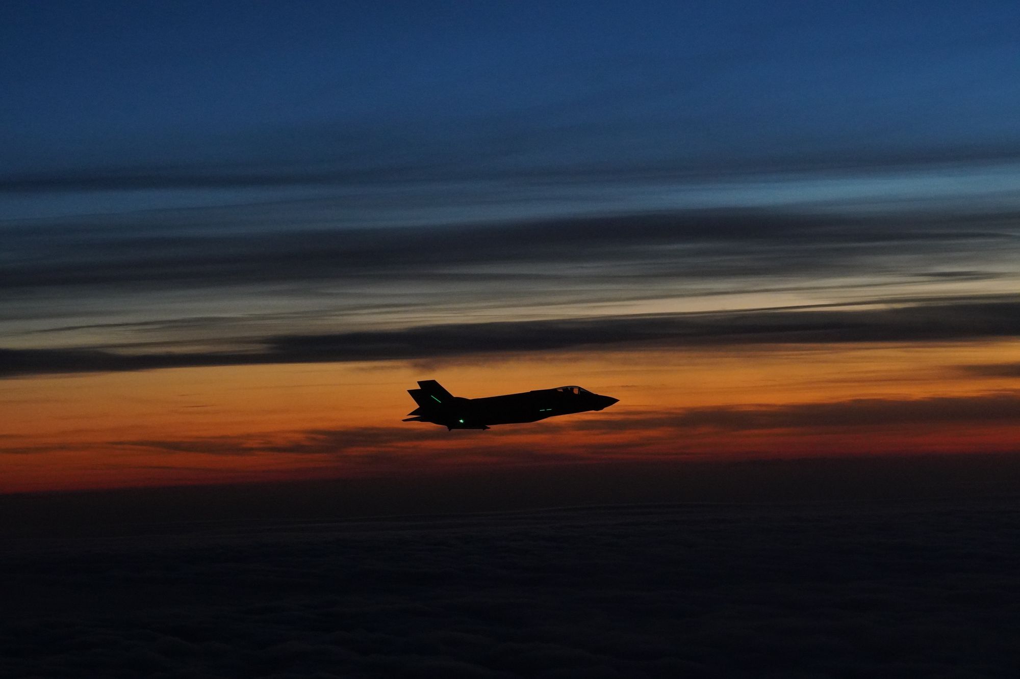 Norske F-35-piloter kunne se russiske kryssermissiler slå ned i bebygde områder i Ukraina, forteller styrkesjef Morten Hanche. Bildet viser et norsk fly i polsk luftrom.