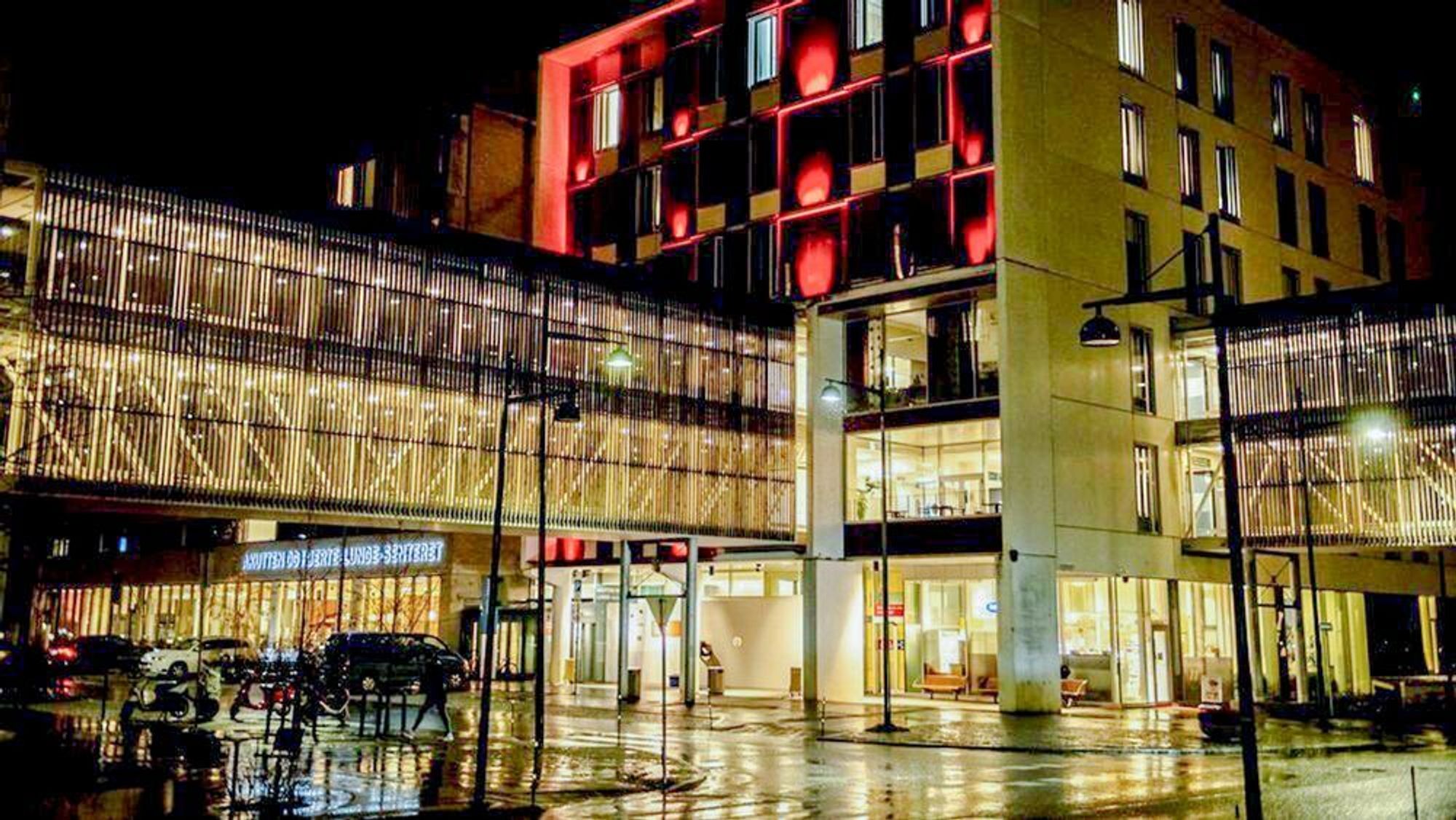 Hemit og Helse-Midt Norge har vært i konflikt med IBM etter at et IT-system som var ridd av feil, ble innført på St. Olavs hospital i Trondheim i 2021.