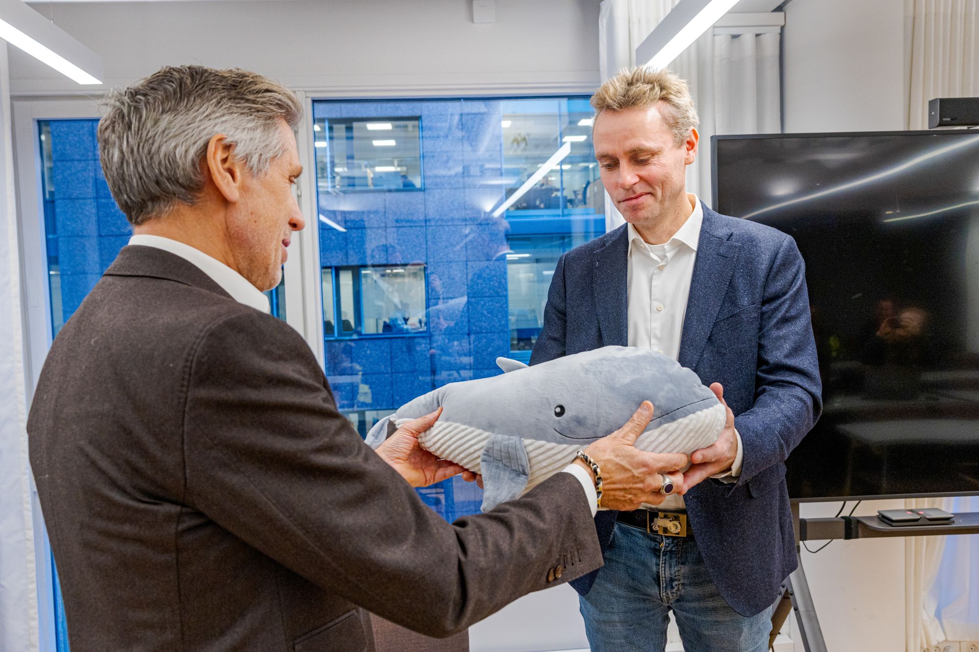 En hval må spises én bit av gangen. Også bygging av et kjernekraftverk er en stor jobb. Den skal tidligere olje- og energiminister Ola Borten Moe (Sp) nå ta fatt på.