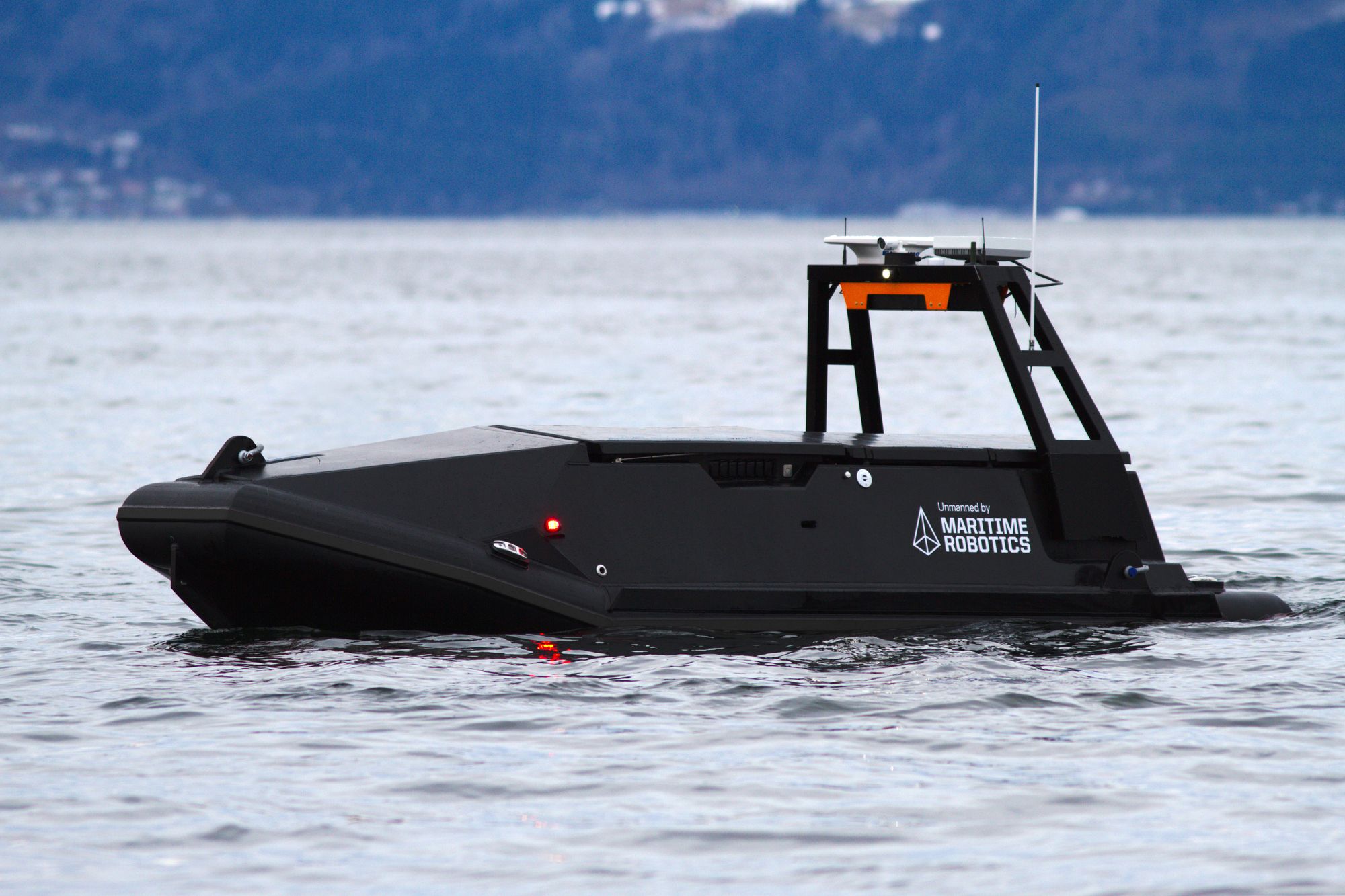 Krillfiskebåtene får hjelp av ubemannede båter og ny programvare i konkurransen mot kinesiske fiskefartøy.