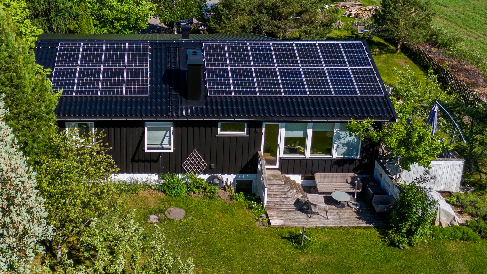 Interessen for solceller avtok lenge før norgespris, mener Trond Øines i NEK og energiminister Terje Aasland.