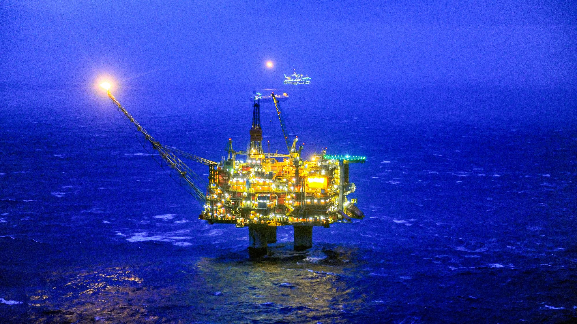 Statfjord-feltet er det største feltet på norsk sokkel noensinne, men har produsert siden 1979, og det er nå kun snakk om å hente de siste mulige restene ut fra feltet. Samtidig er det det største utslippspunktet på sokkelen.