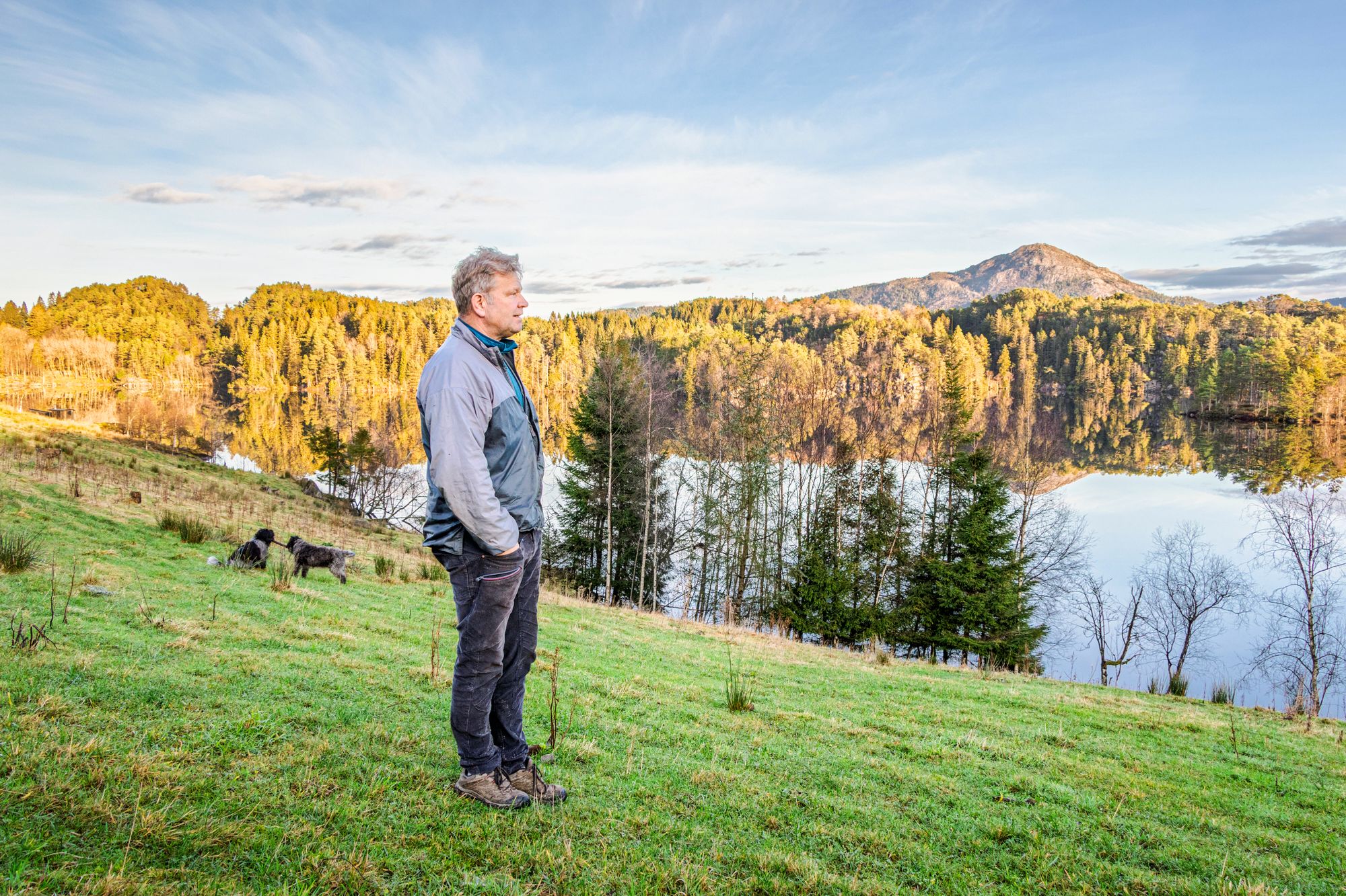 Vann fra Storavatnet, der massene fra Sotrasambandet er deponert, renner ned i Alvøevatnet/Småvatnet. 