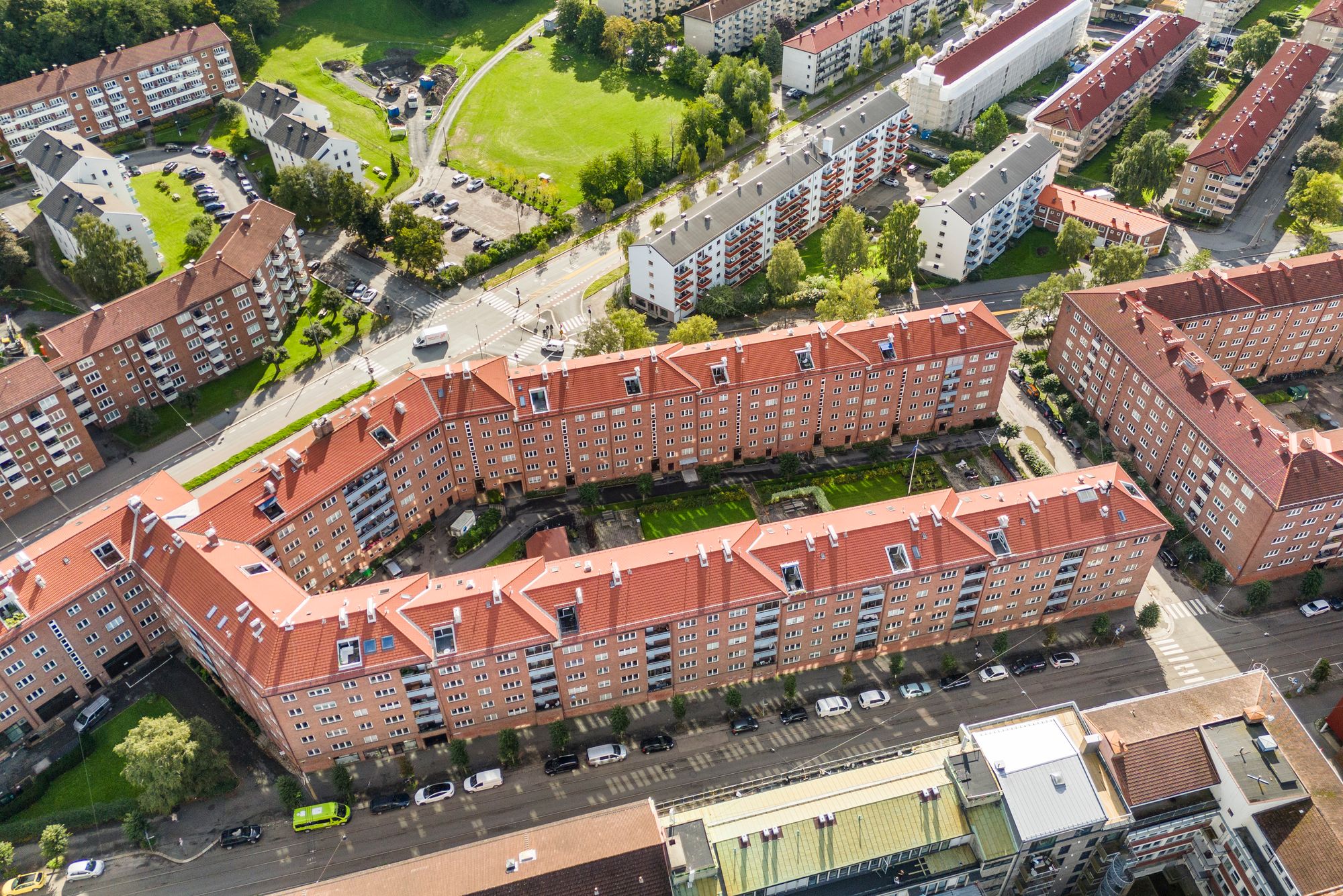 ESA har bestemt seg for å se nærmere på klagen Fiberforeningen og Norsk Kabel har levert. De mener ekomlovens bestemmelser om hvor lang bindingstid borettslag kan inngå i bredbåndskontrakter, er en  overbeskyttelse som gjør bredbåndet mye dyrere for beboerne.